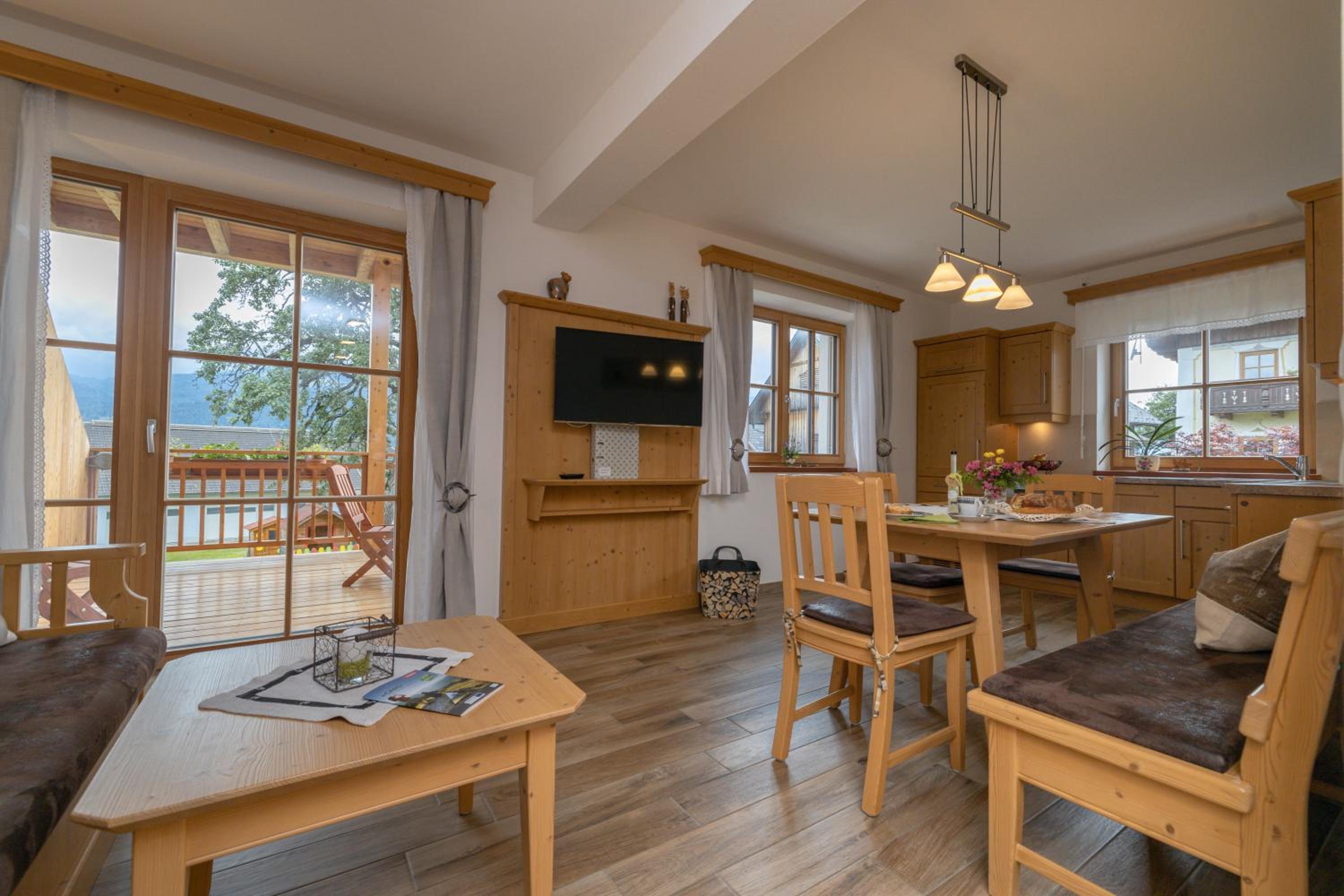 Two-Bedroom Apartment with Terrace (Rosskofel)
