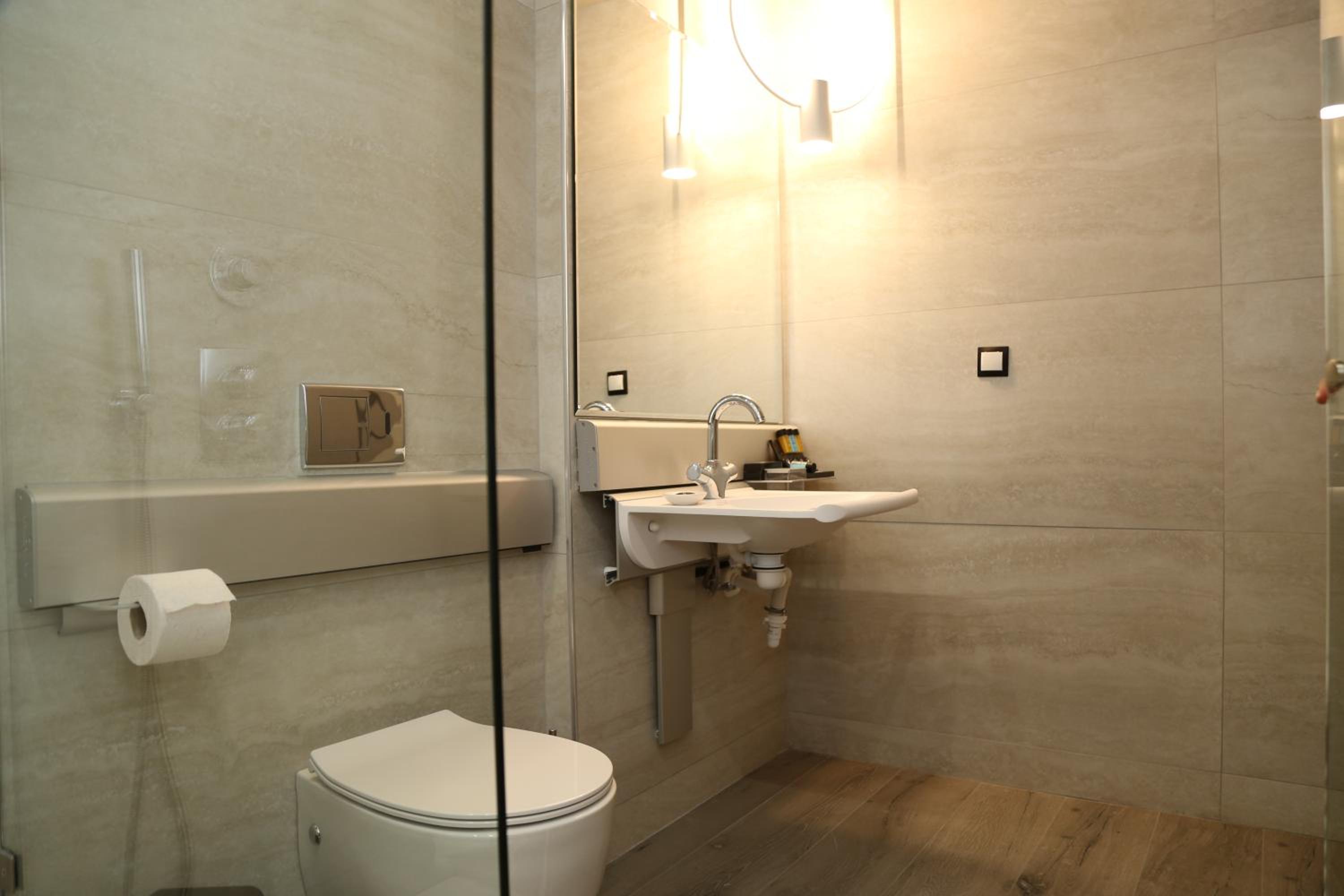 Queen Suite photo 1