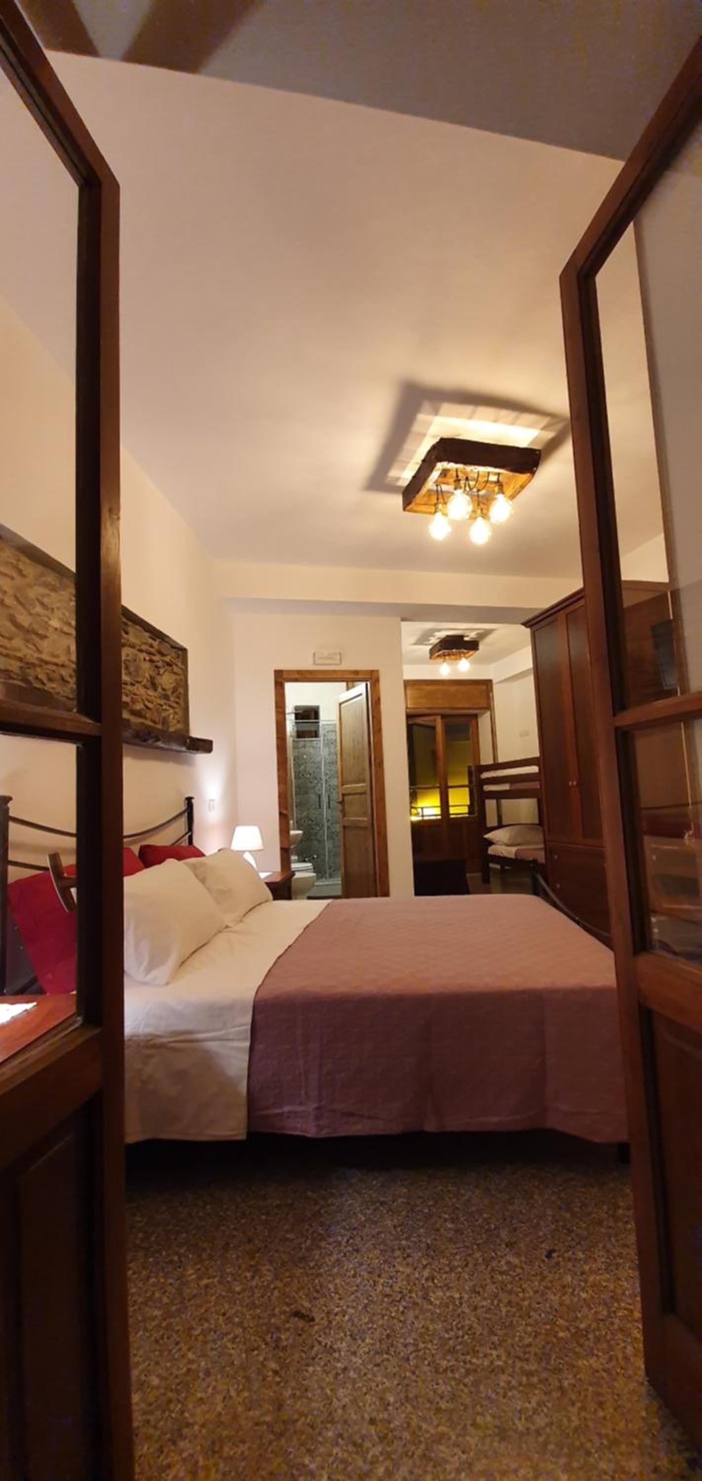 Double Room with Balcony (3 Adults) - Photo 5