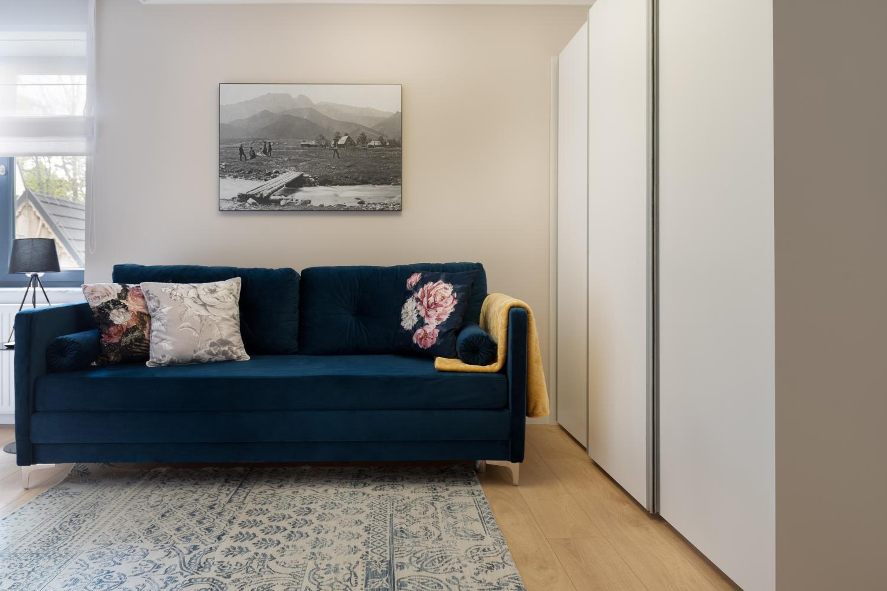 One-Bedroom Apartment with Balcony - Photo 4