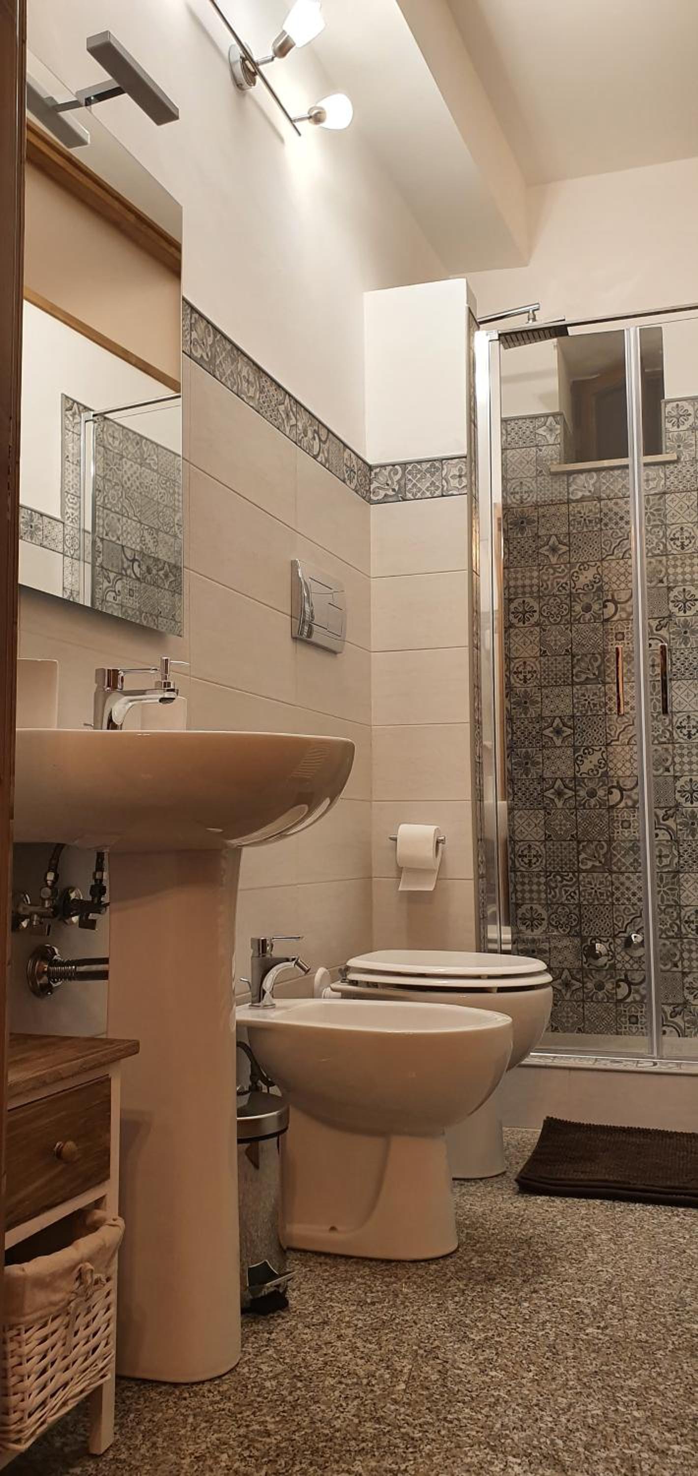 Double Room with Balcony (3 Adults) - Photo 4