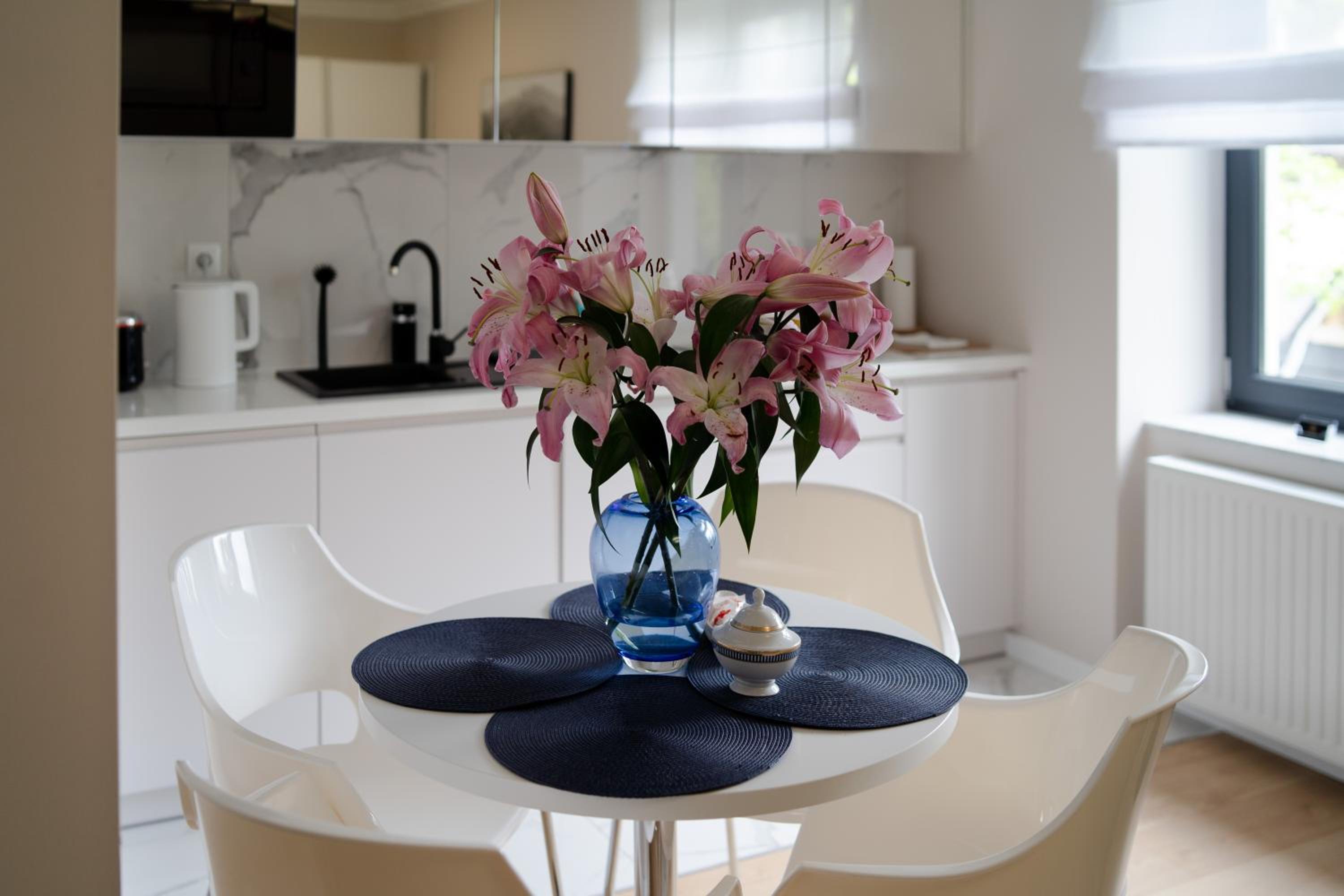 One-Bedroom Apartment with Balcony - Photo 6