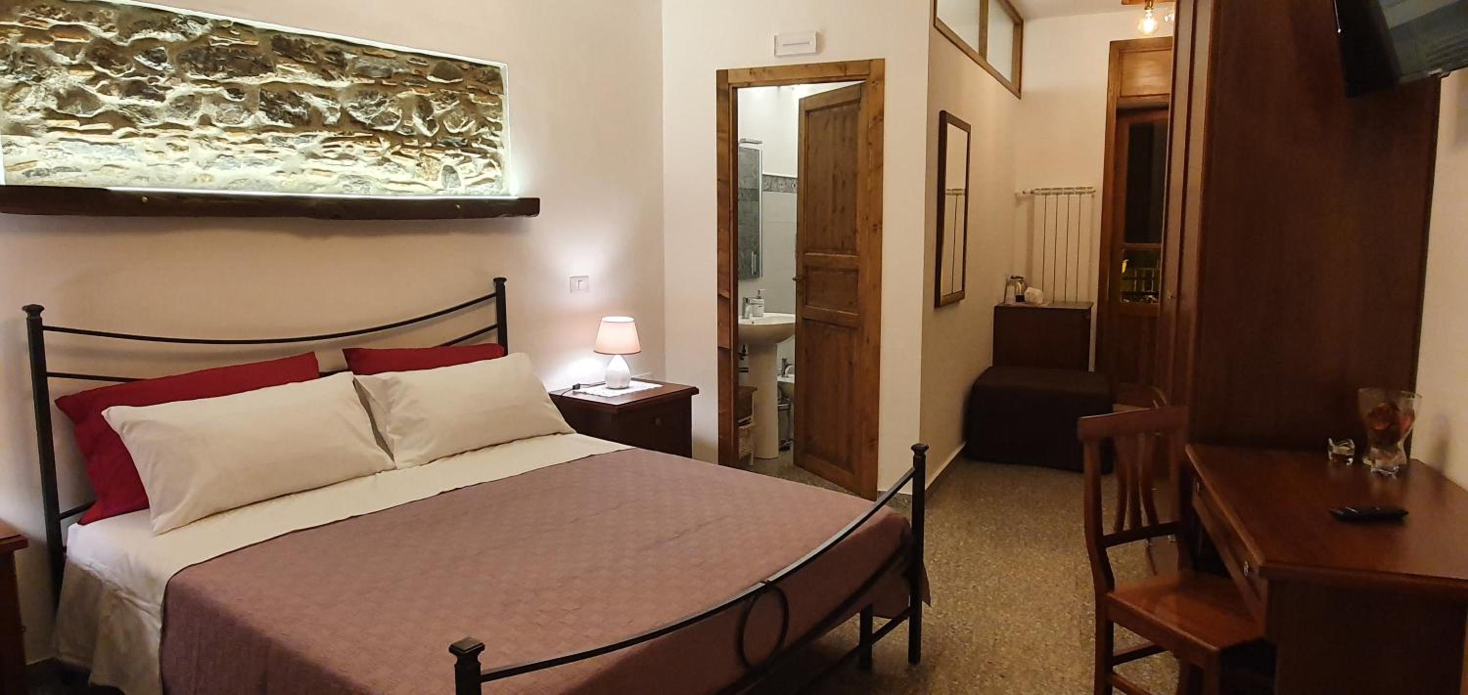 Double Room with Balcony (3 Adults) - Photo 1