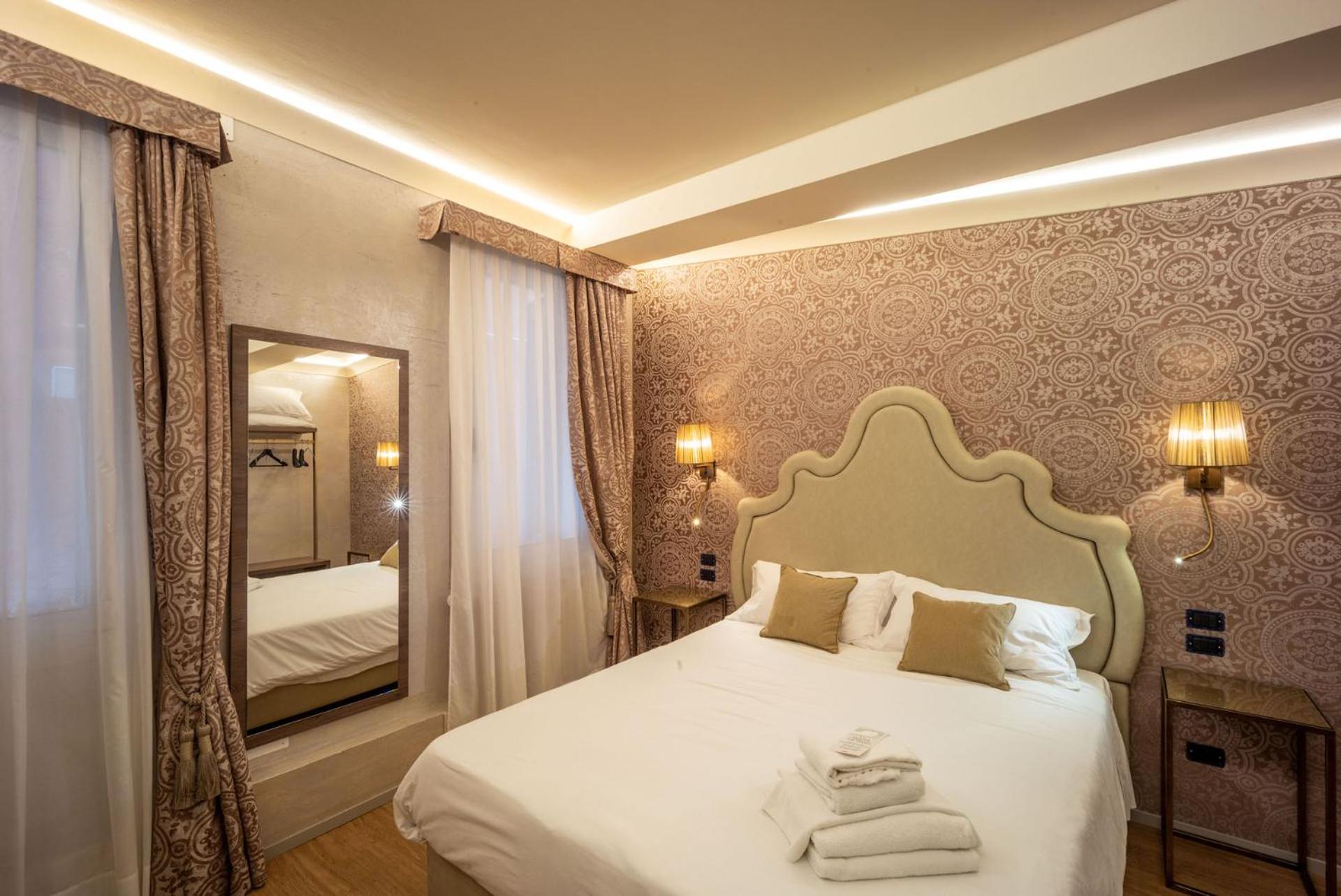 Double or Twin Room photo 2