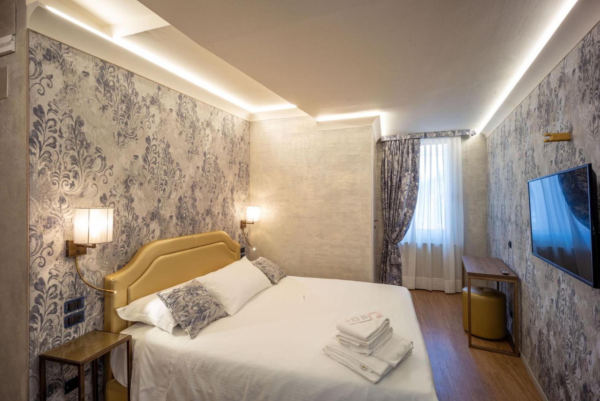 Double or Twin Room photo 2