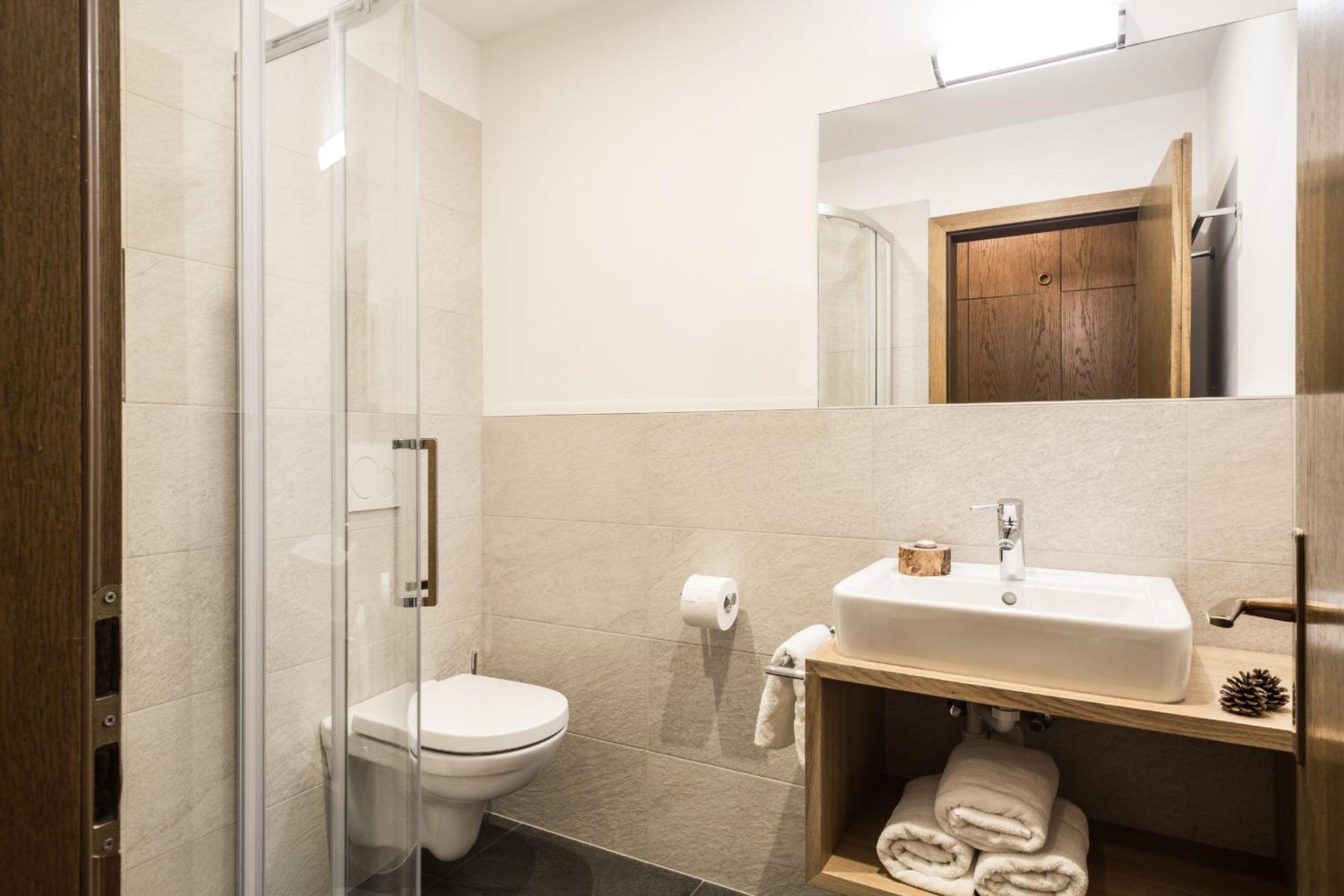 Double Room with Balcony - Photo 2