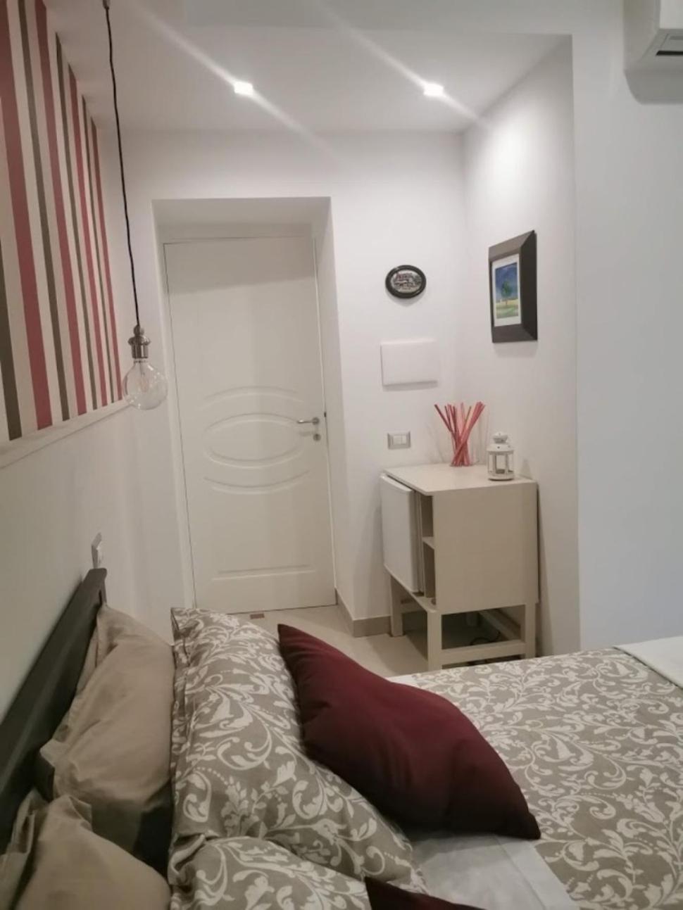 Large Double Room - Photo 10