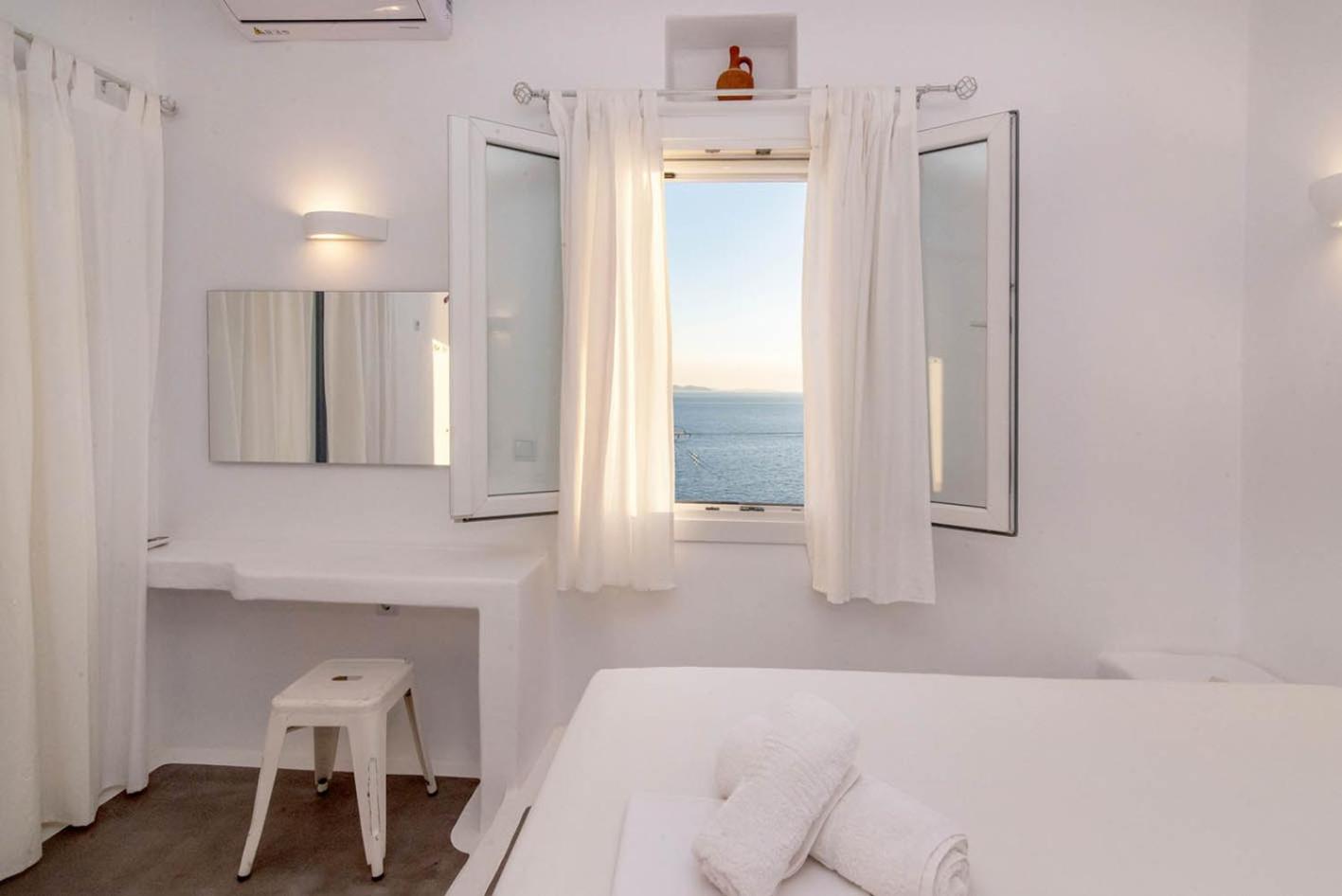 Deluxe Suite with Sea View