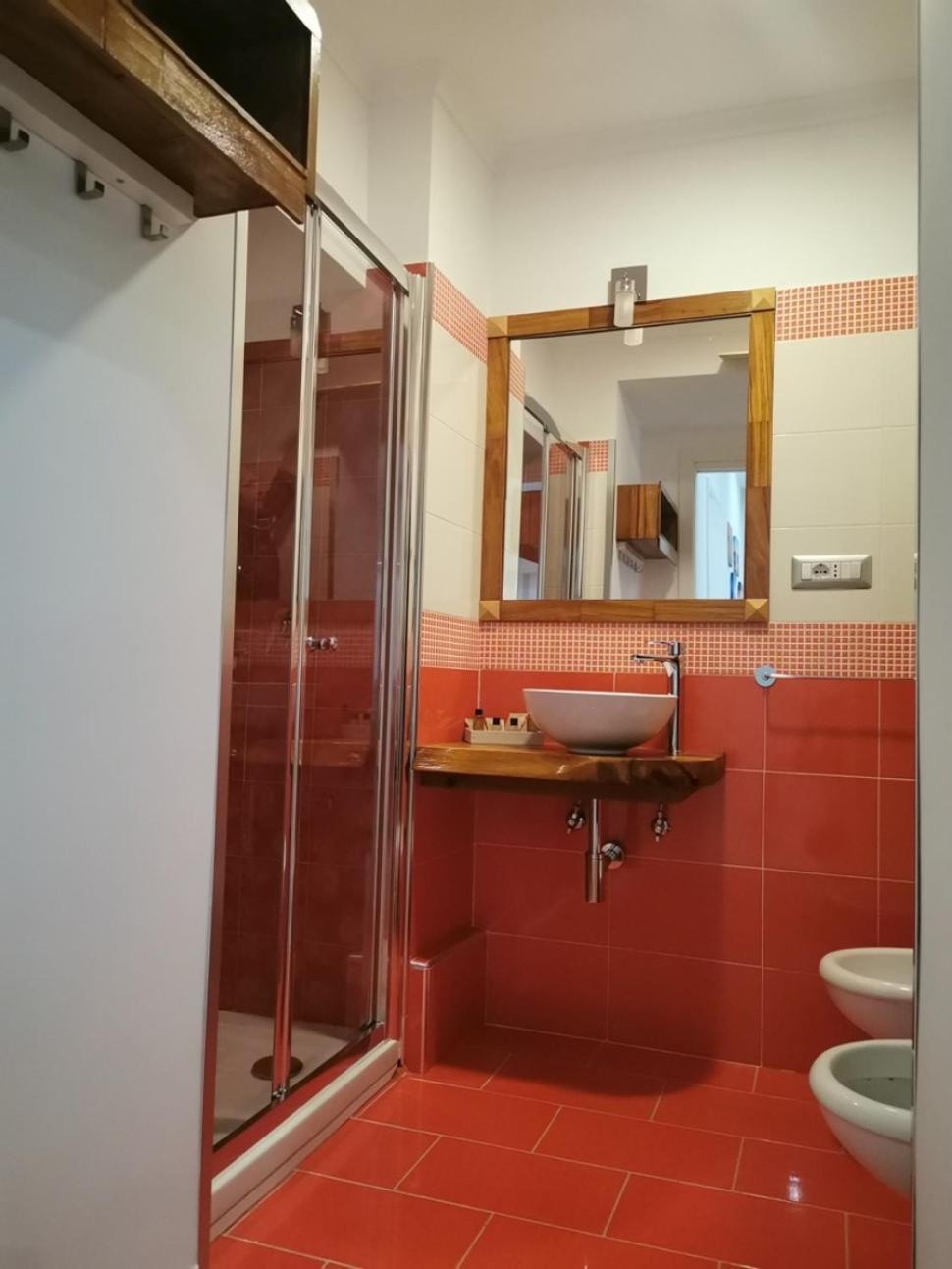 Double Room - Photo 7