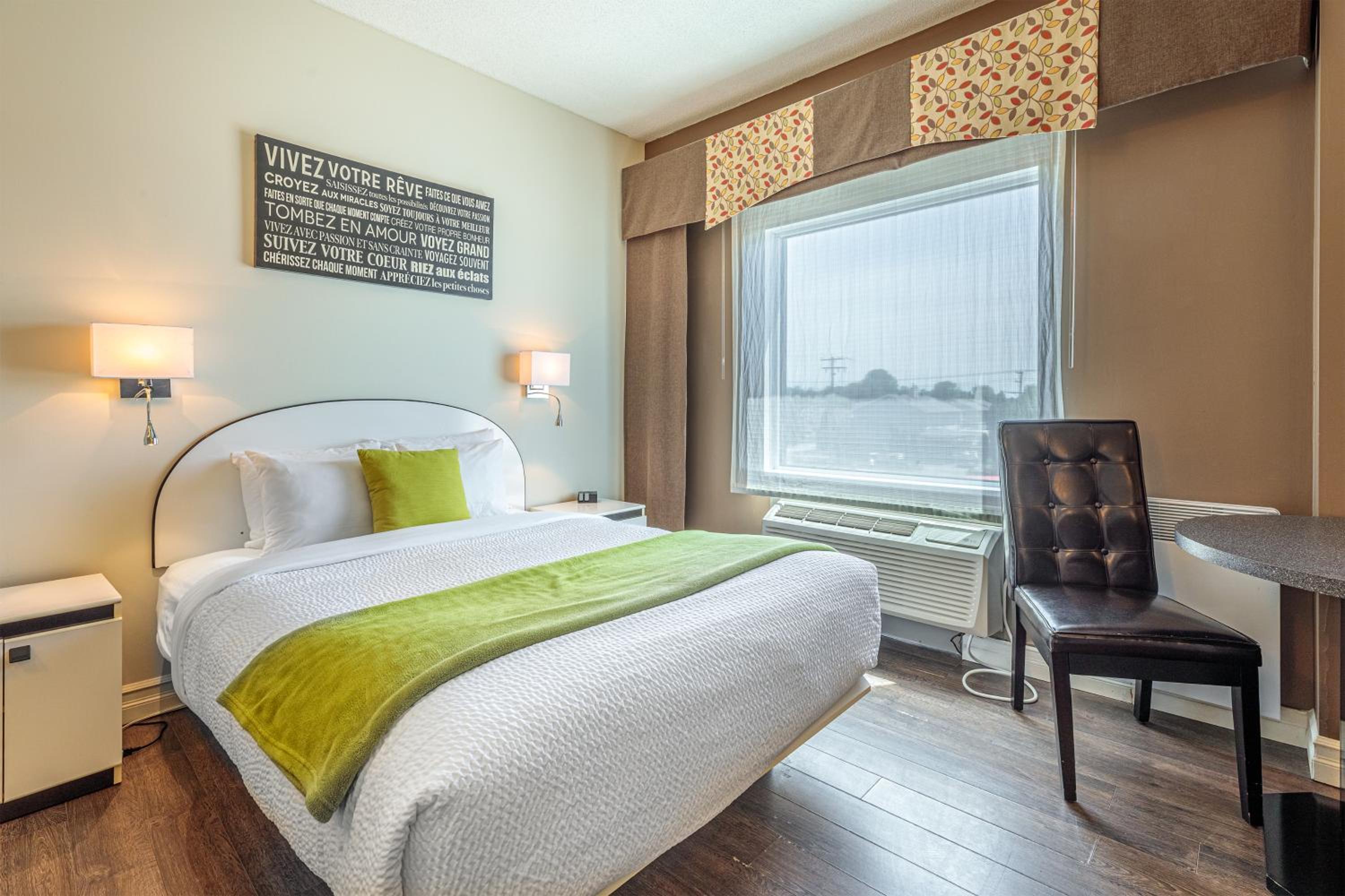 Double Room - Disability Access/Non-Smoking - Photo 1