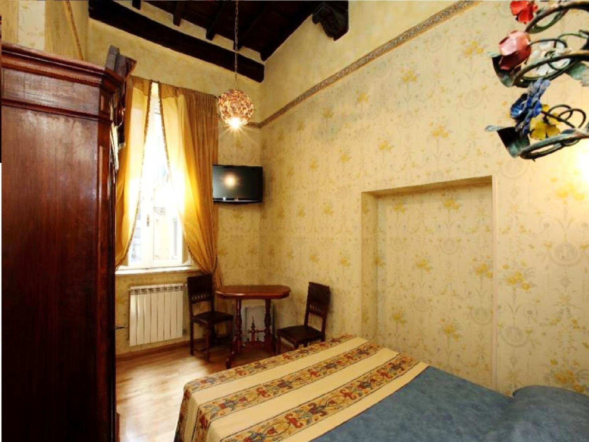 Small Double Room photo 3