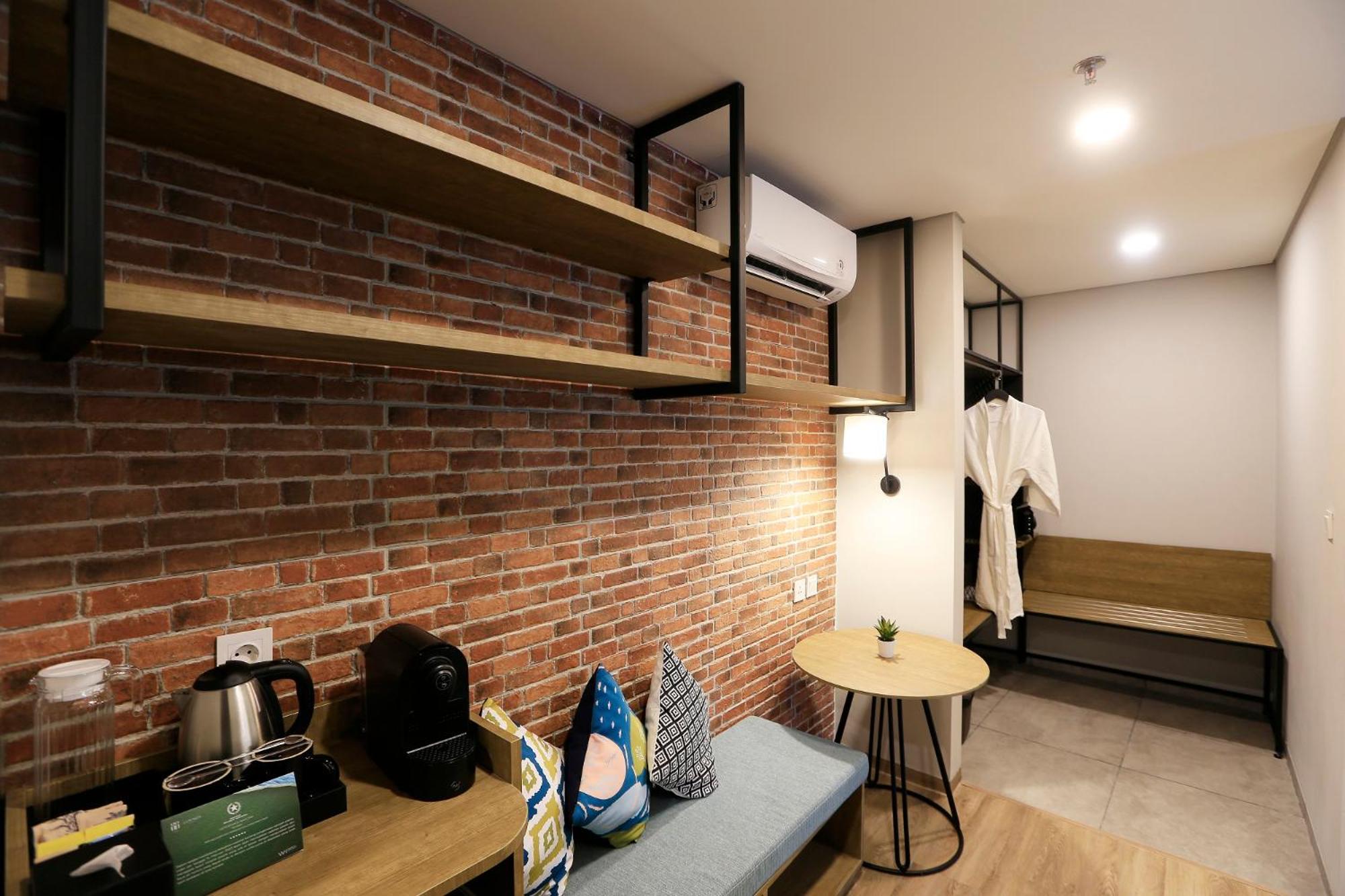 Suite - Photo 7