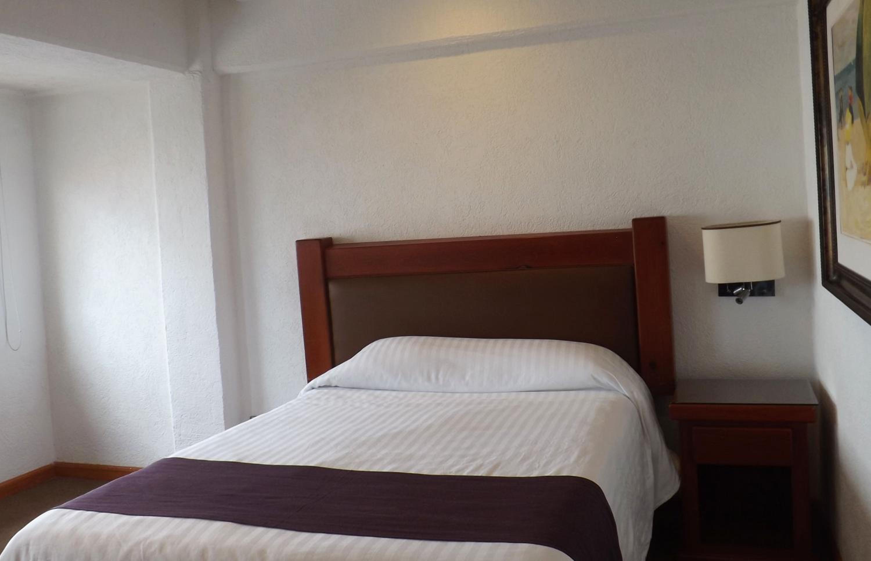 Queen Room - Photo 11