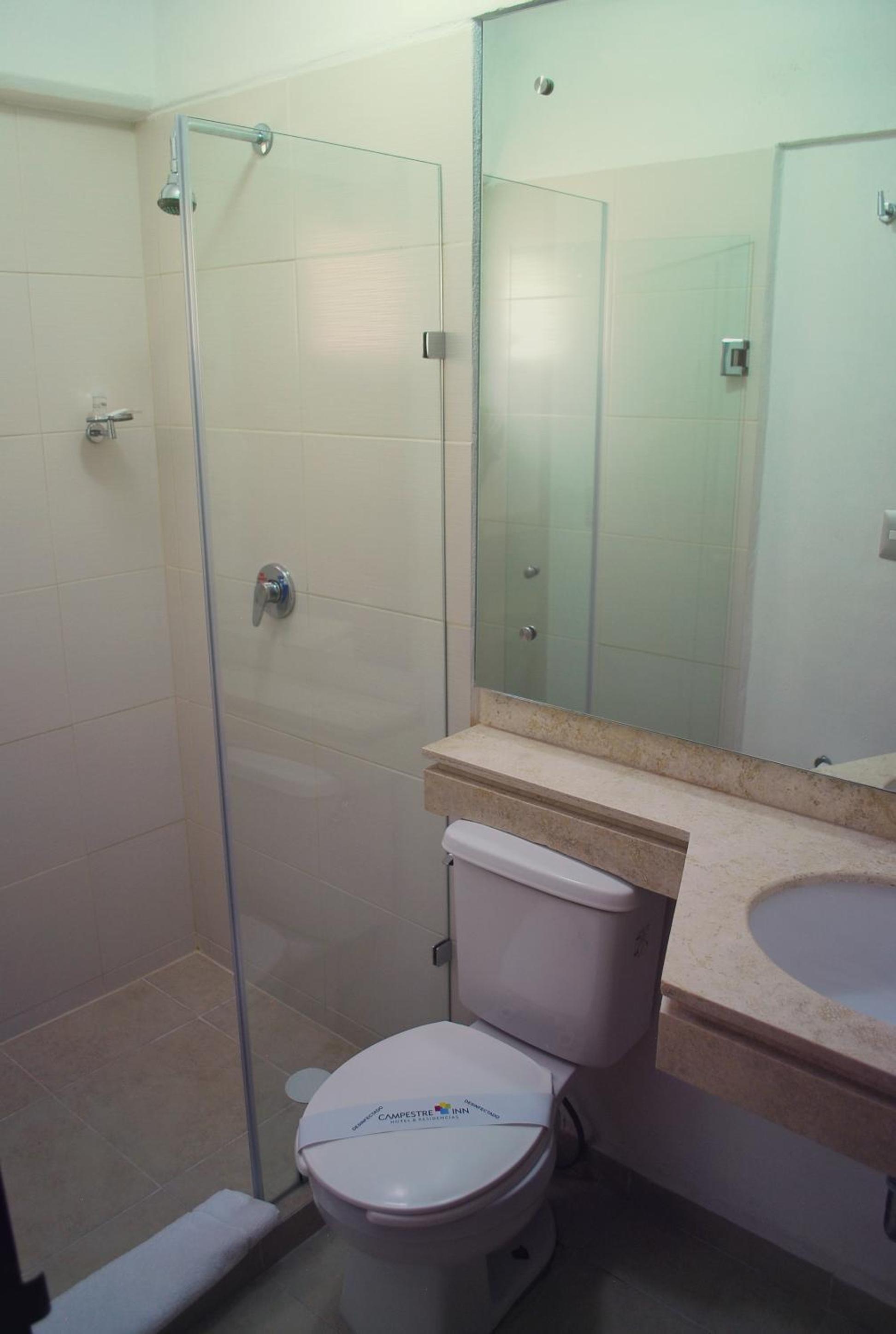 Queen Room - Photo 9