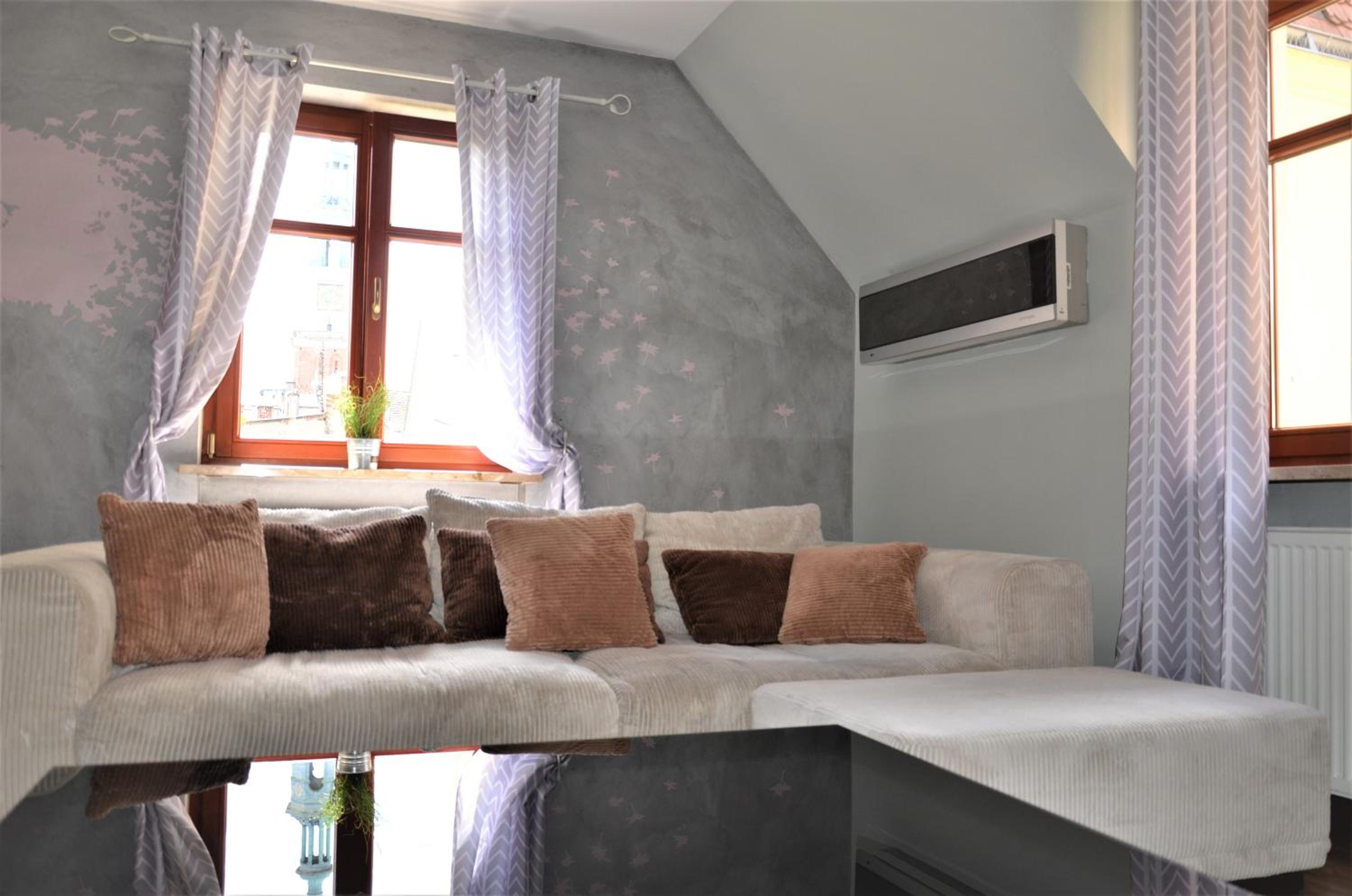 One-Bedroom Apartment - Photo 5