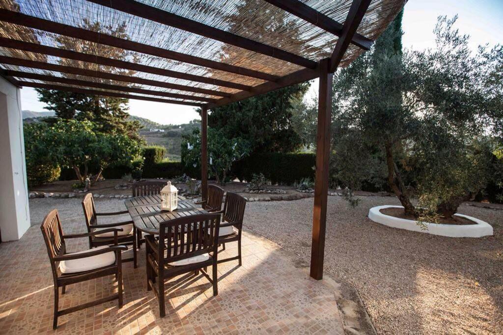 Villa photo 3