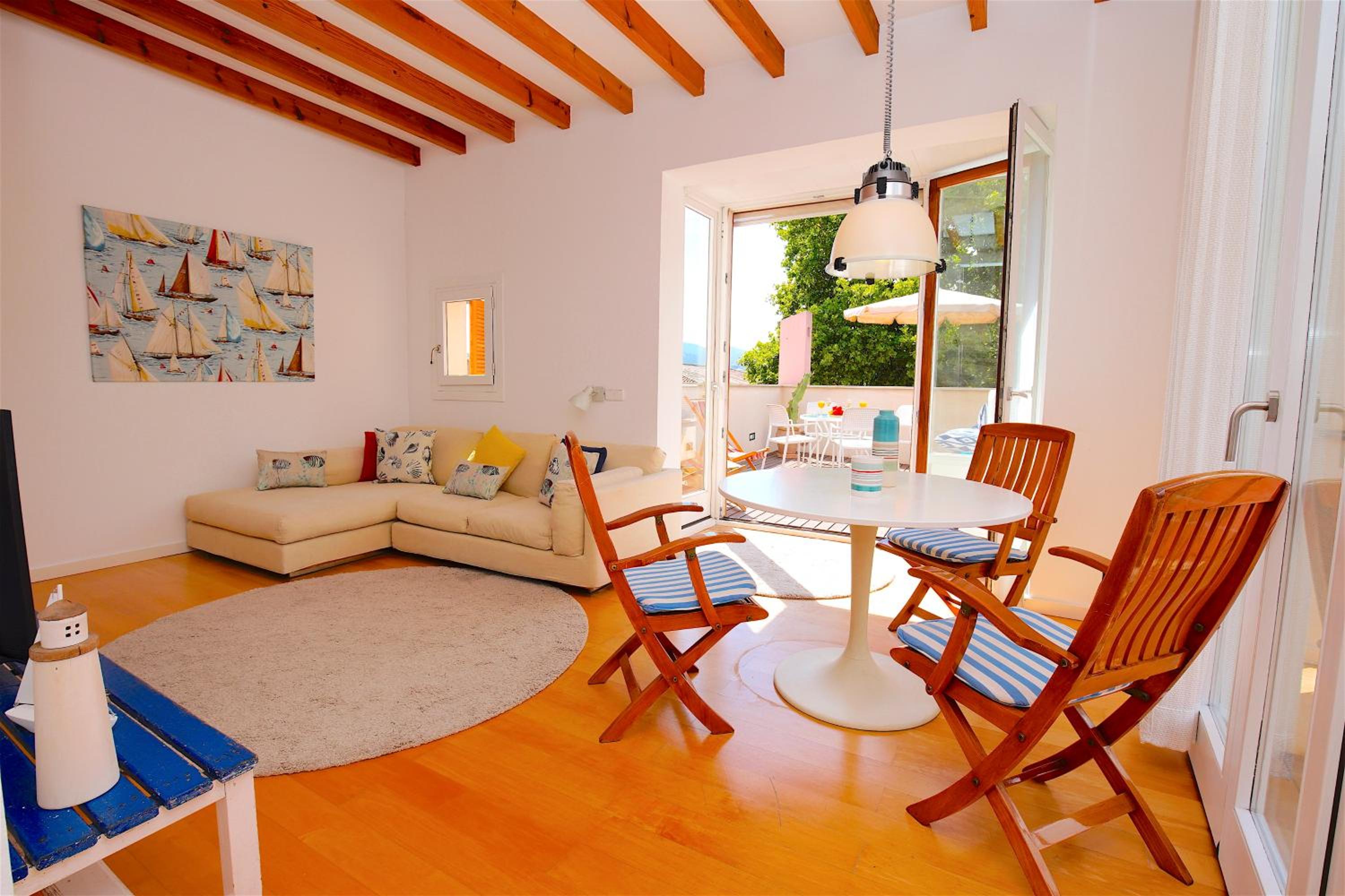 Apartamento de Dos Habitaciones con Terraza