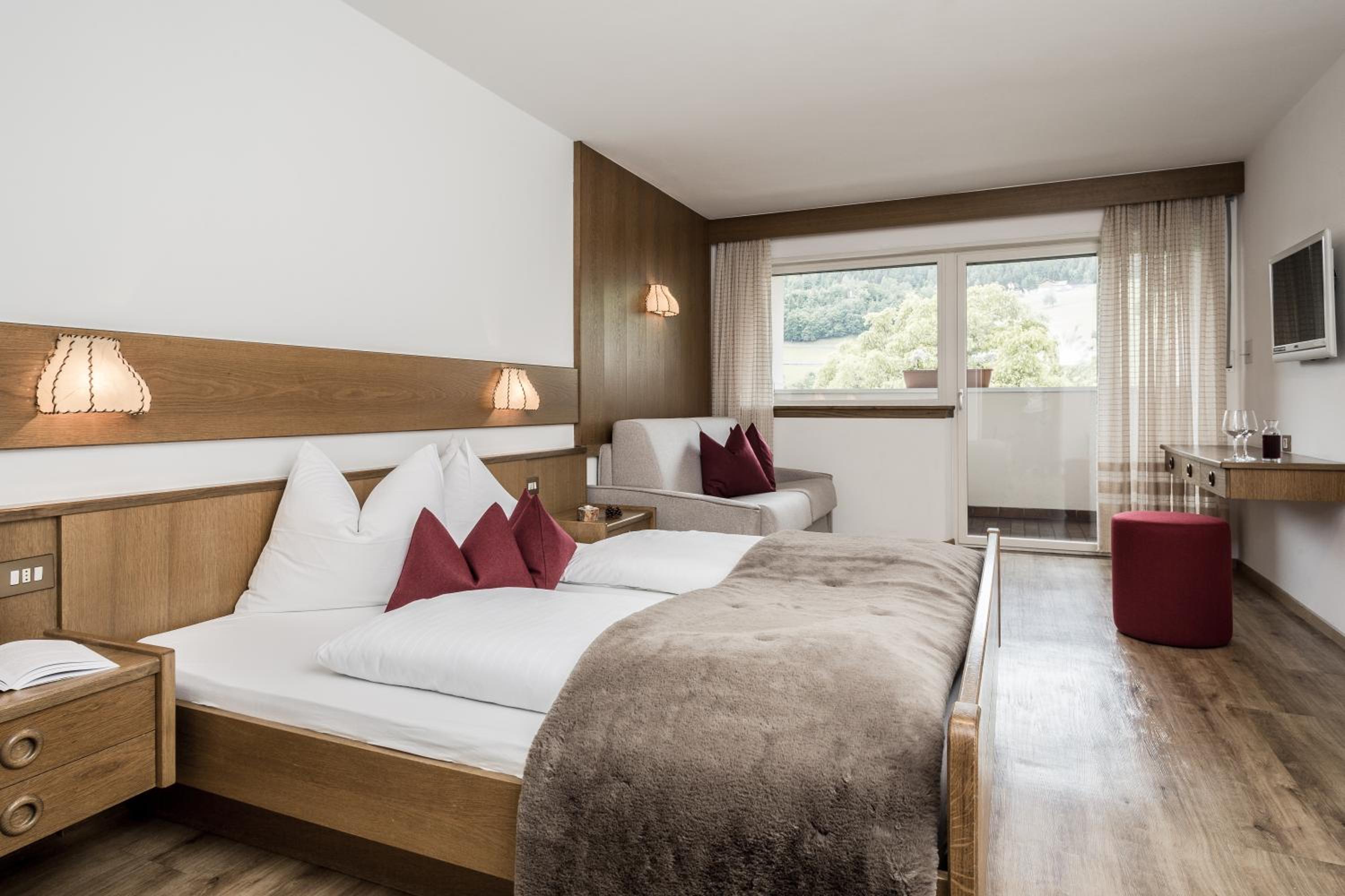 Double Room with Balcony - Photo 4