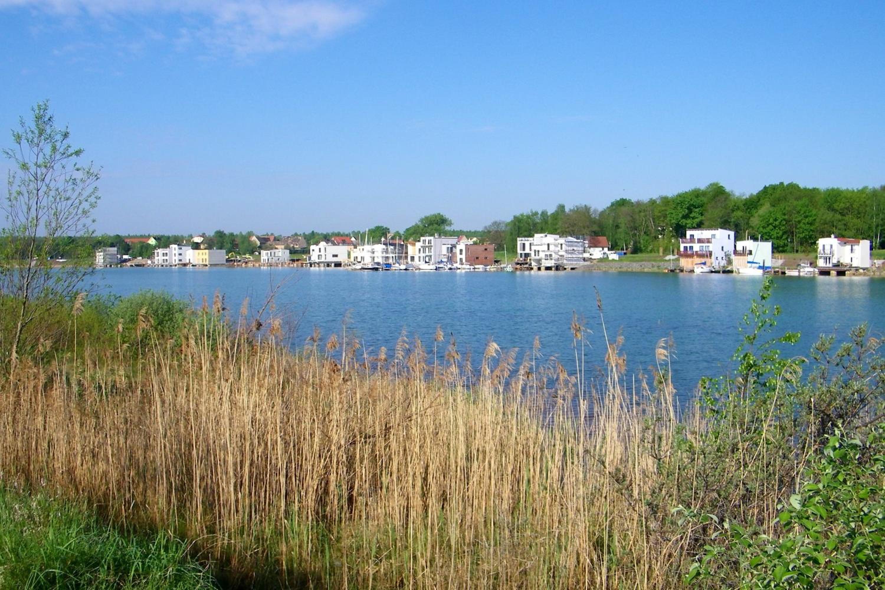 Apartment with Lake View photo 2