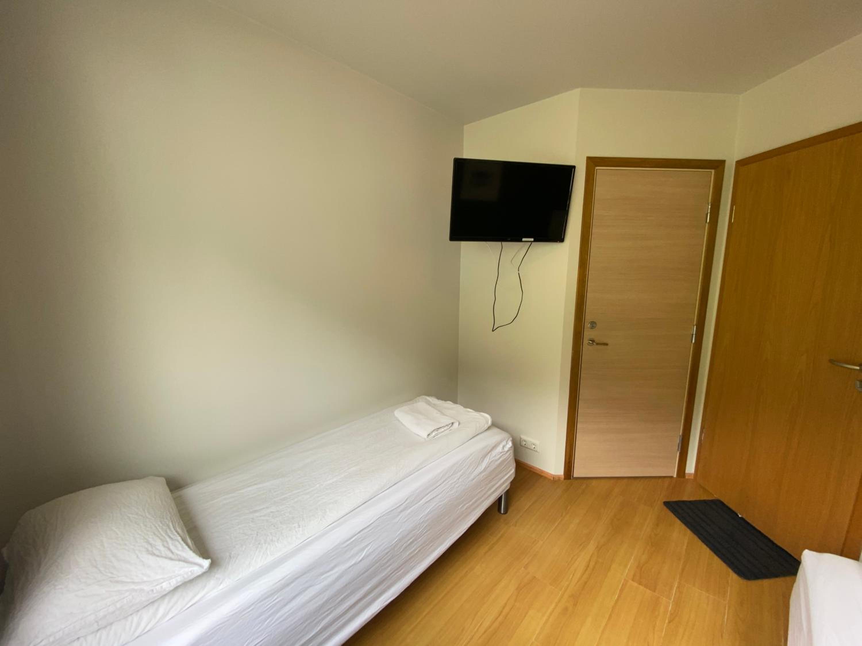 Twin Room with Private Toilet photo 3