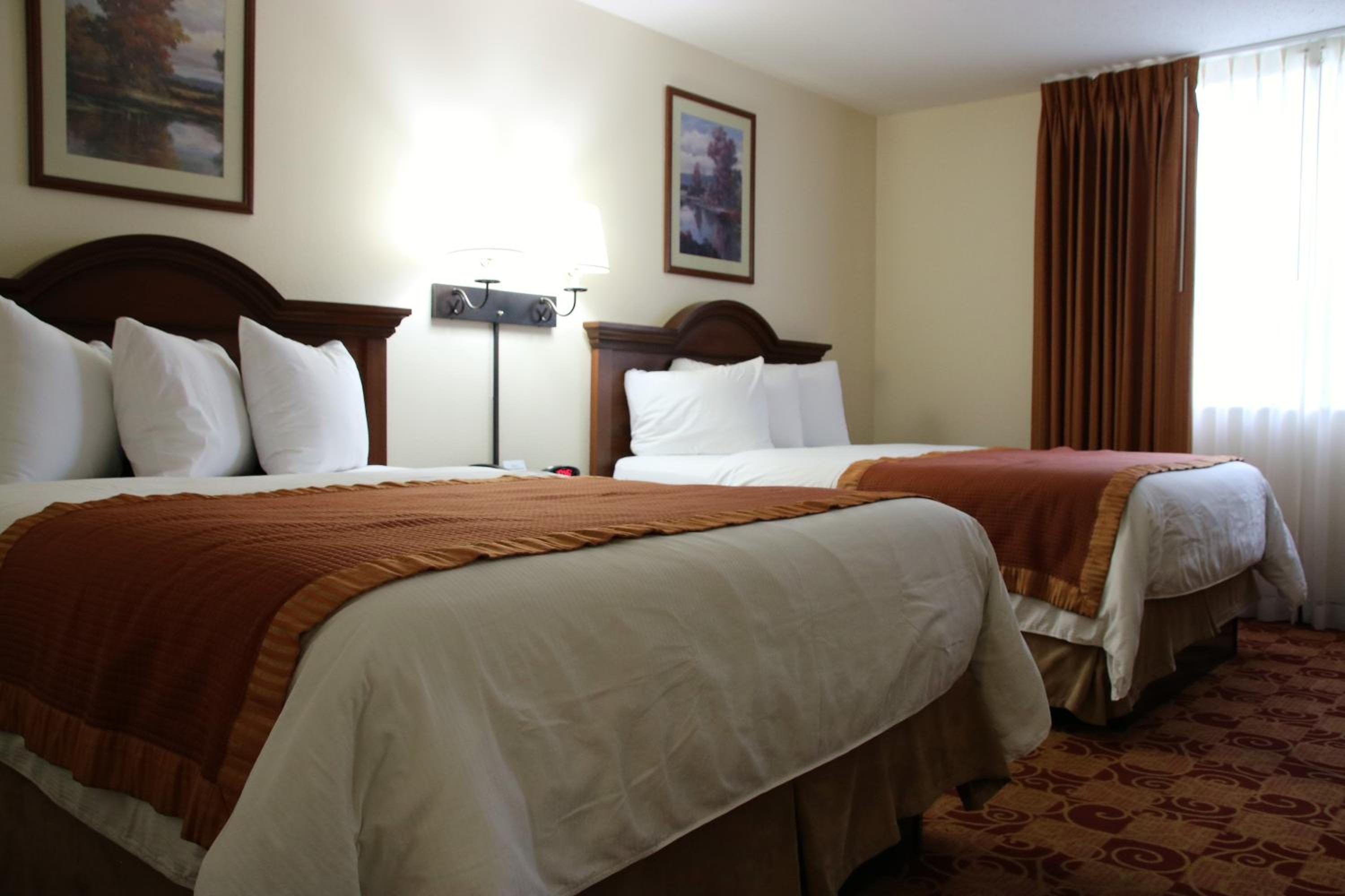 One-Bedroom Suite with 2 Queen Beds, Non-Smoking - Photo 1
