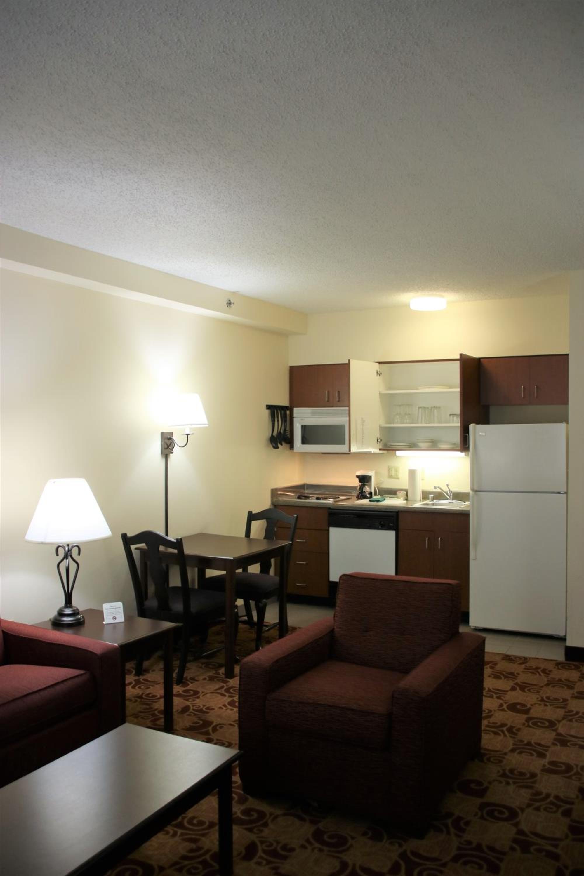 One-Bedroom Executive King Suite, Non-Smoking - Photo 6