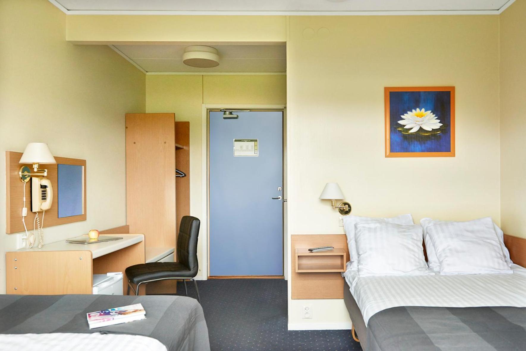 Twin Room - Photo 1