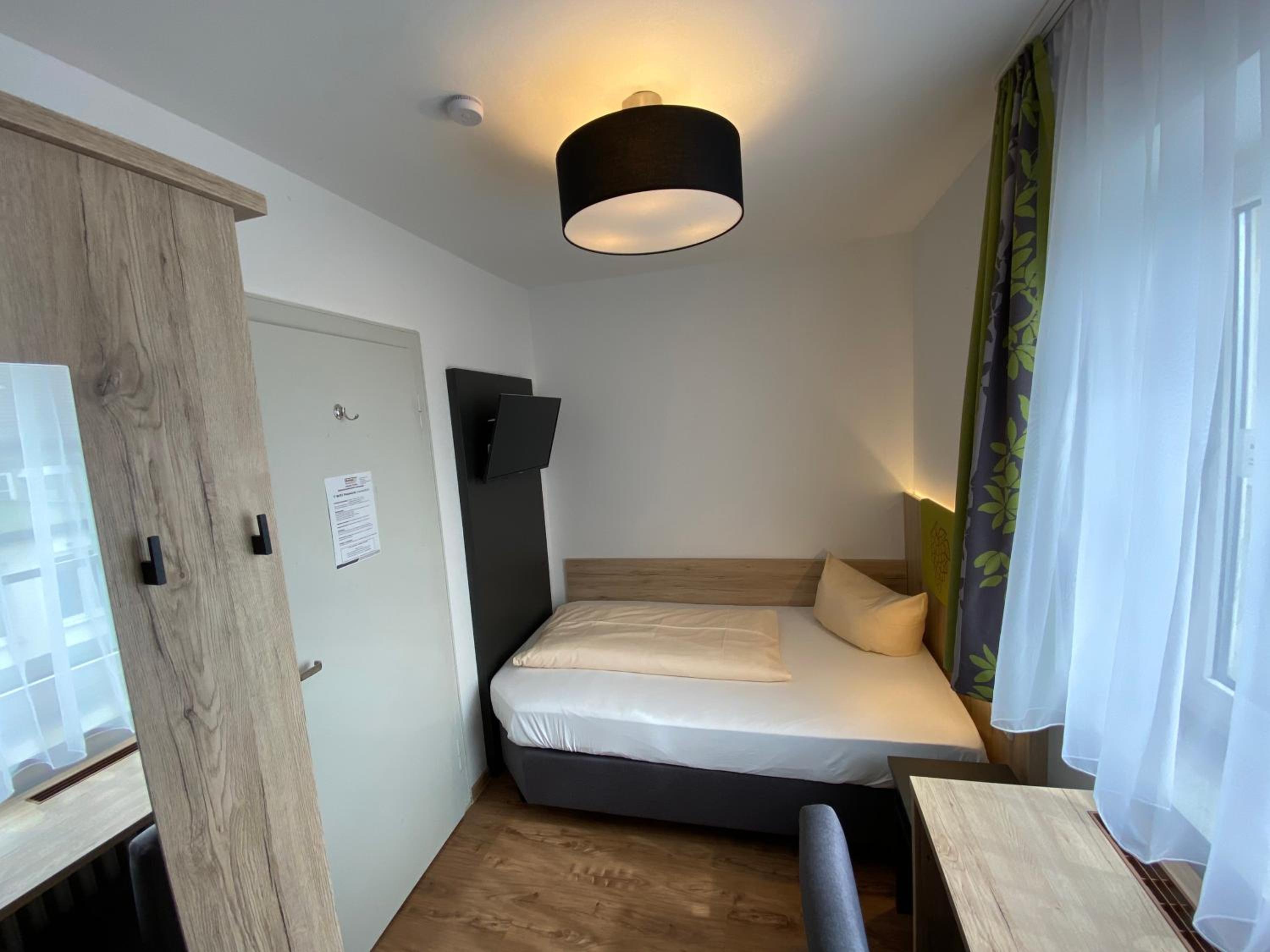 Single Room photo 3