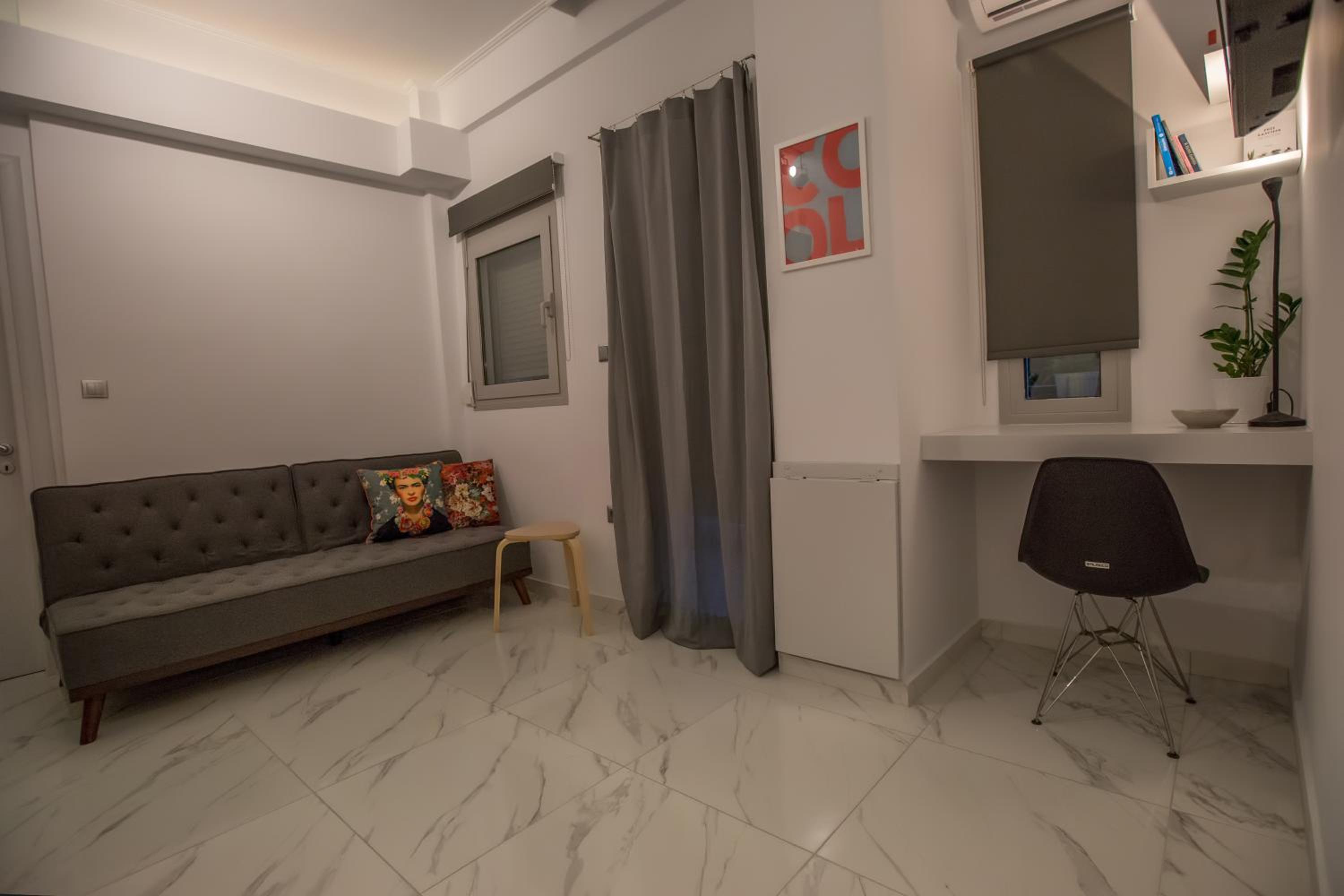 One-Bedroom Apartment photo 2