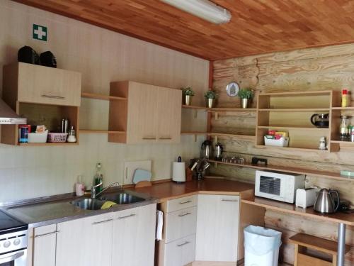 Double Room with Balcony - Photo 10