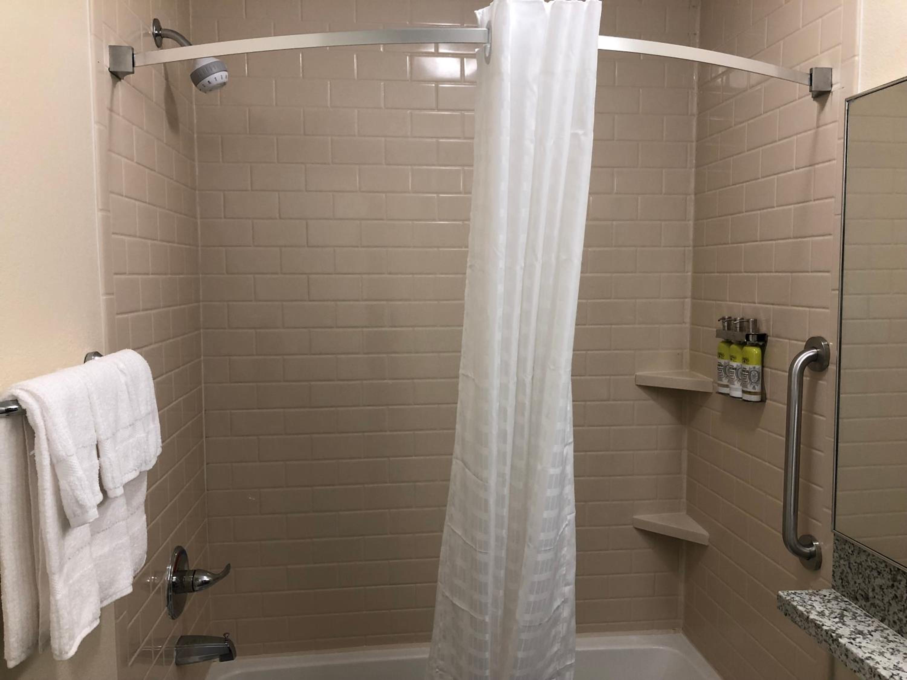 Studio King Suite - Communications Accessible - Photo 2