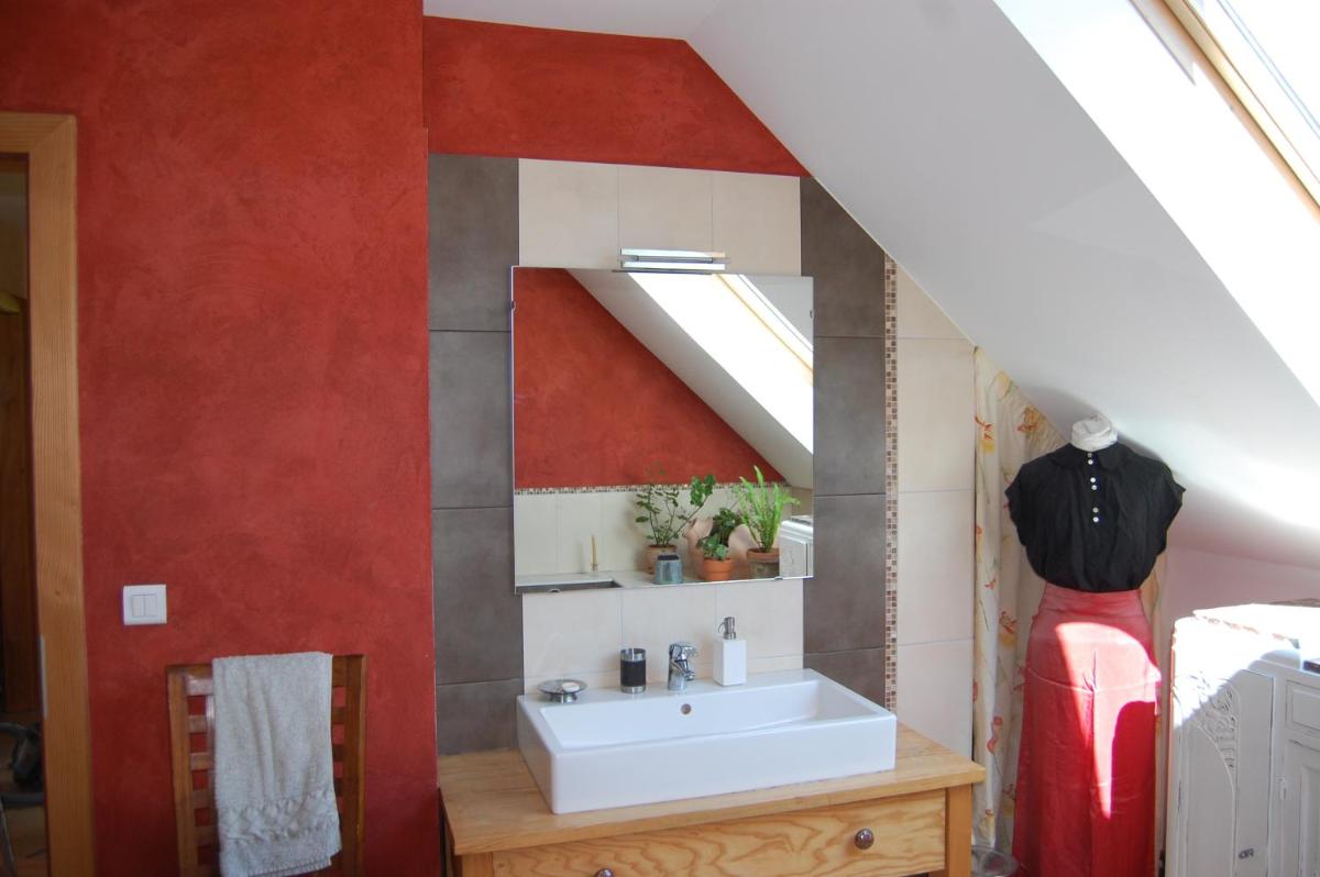 Double Room with Private Bathroom - Photo 5