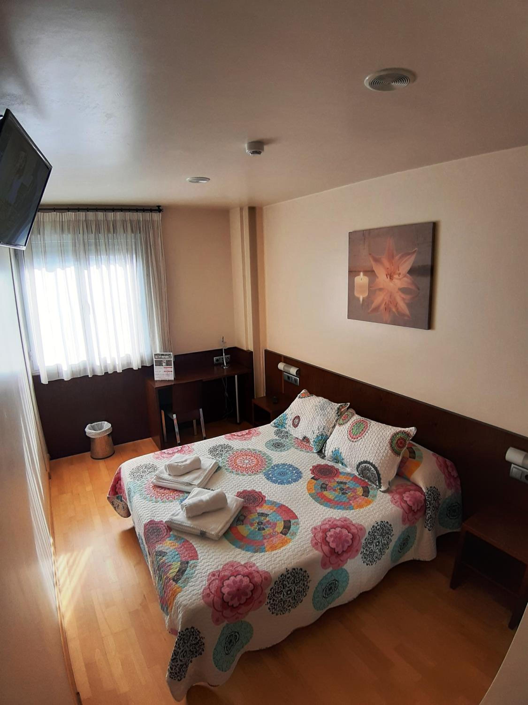 Double Room - Photo 8