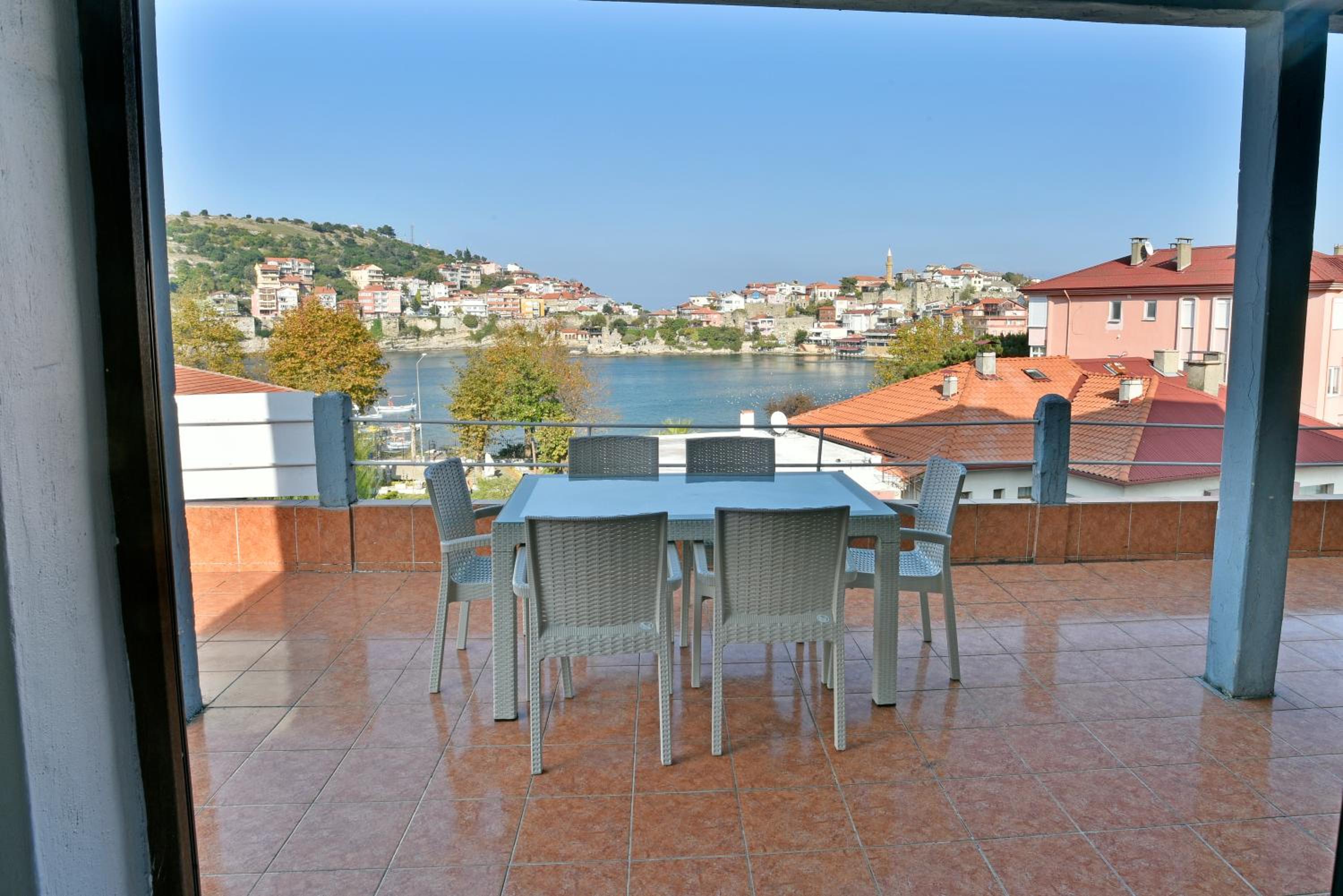 Apartment with Terrace photo 3
