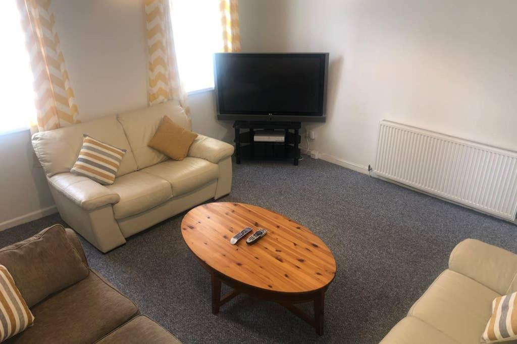 Two-Bedroom Apartment - Photo 21