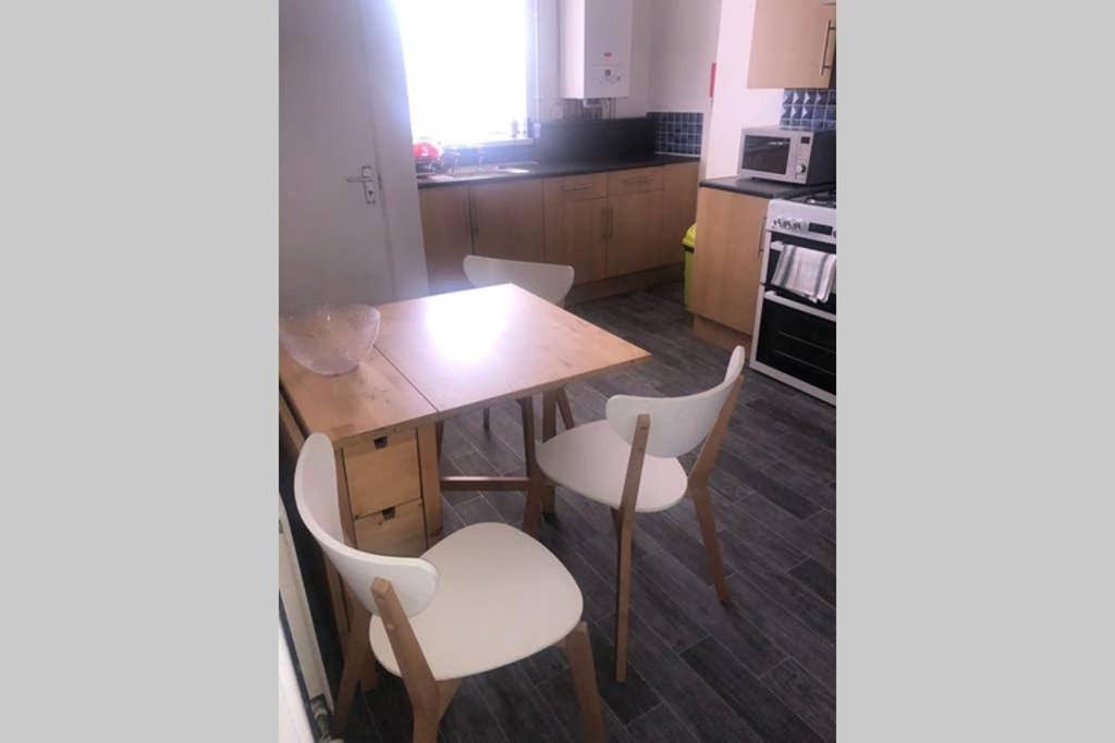 Two-Bedroom Apartment - Photo 3