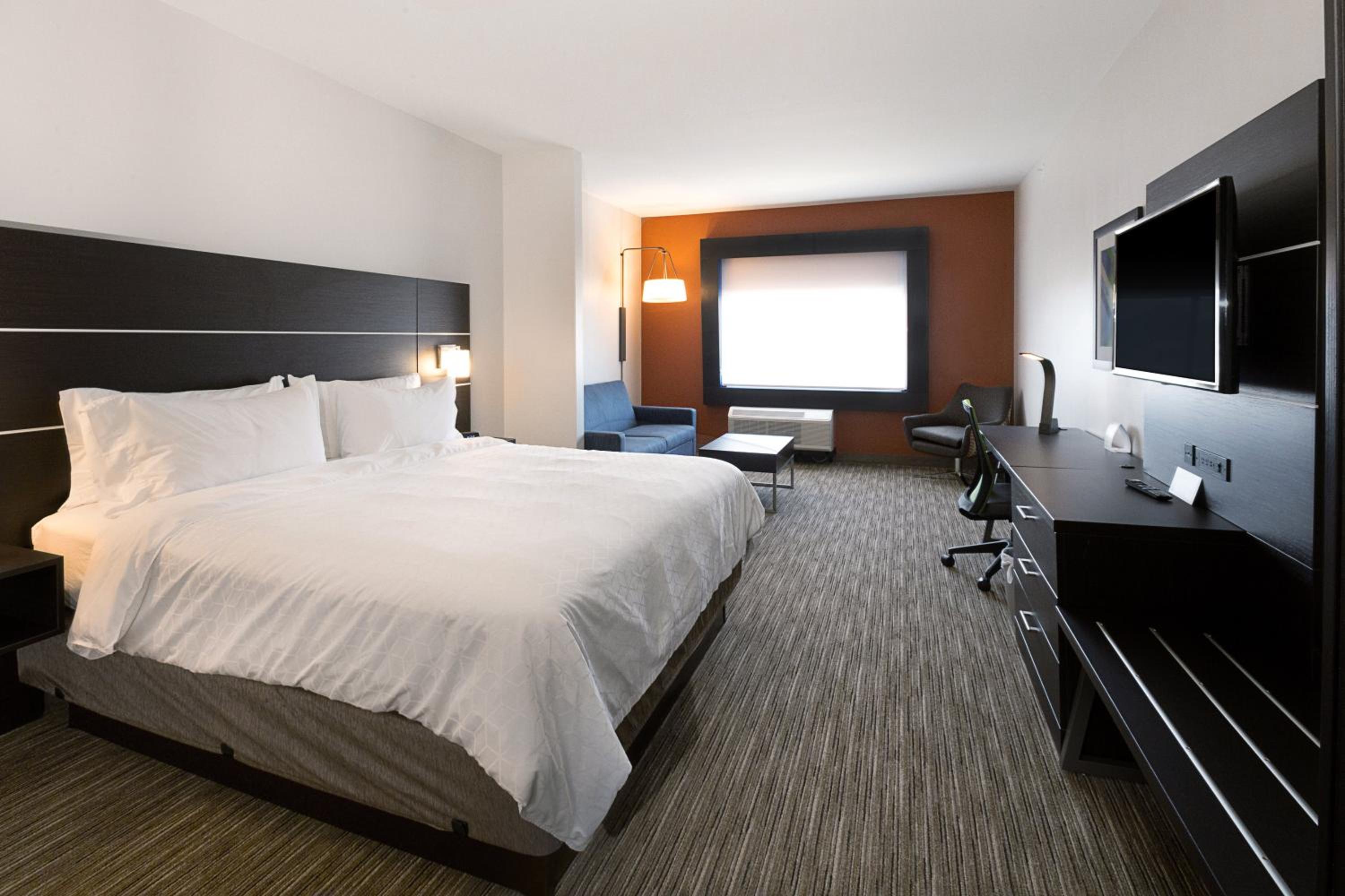King Suite - Non-Smoking - Photo 1