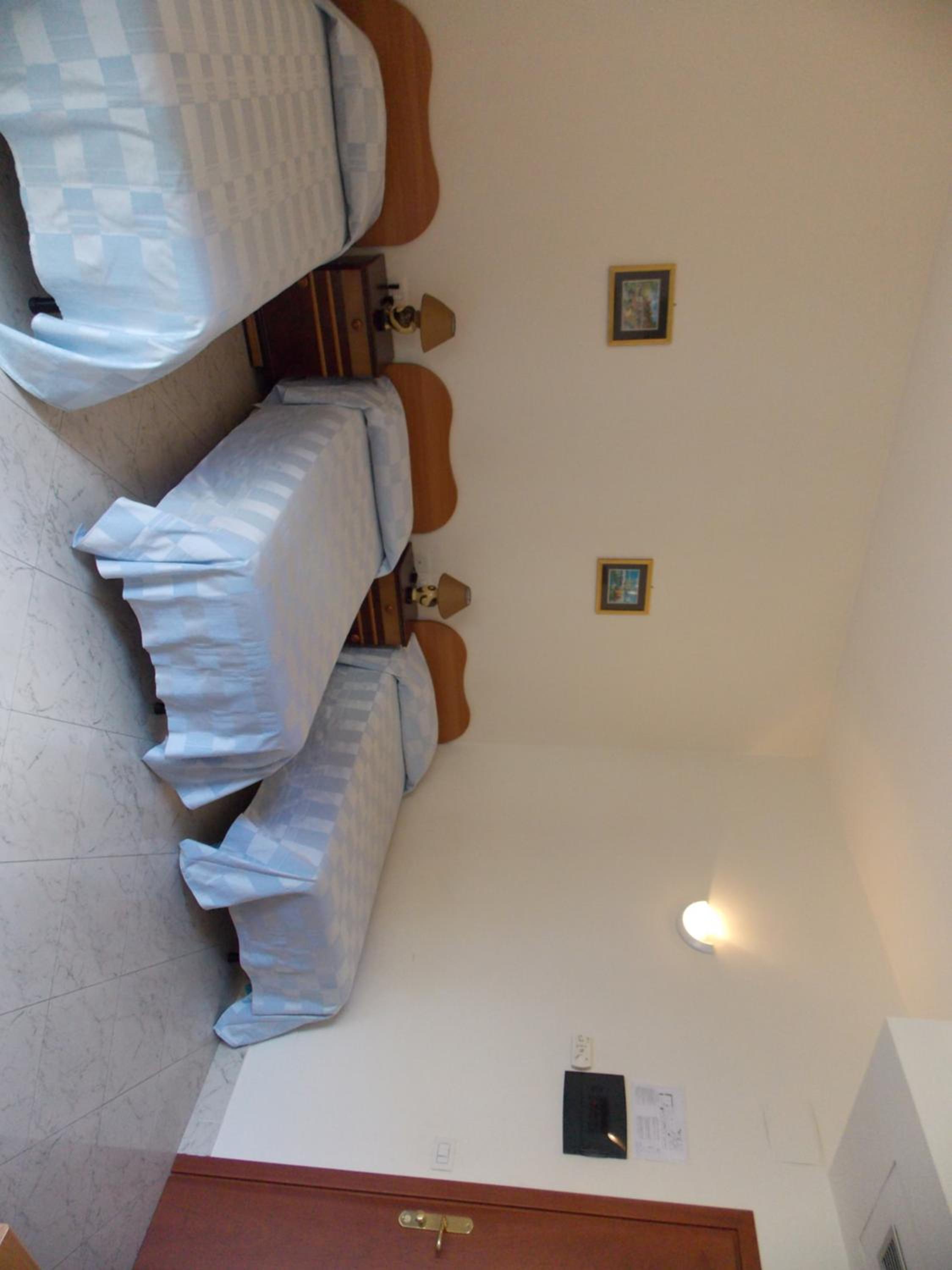 Triple Room - Photo 7