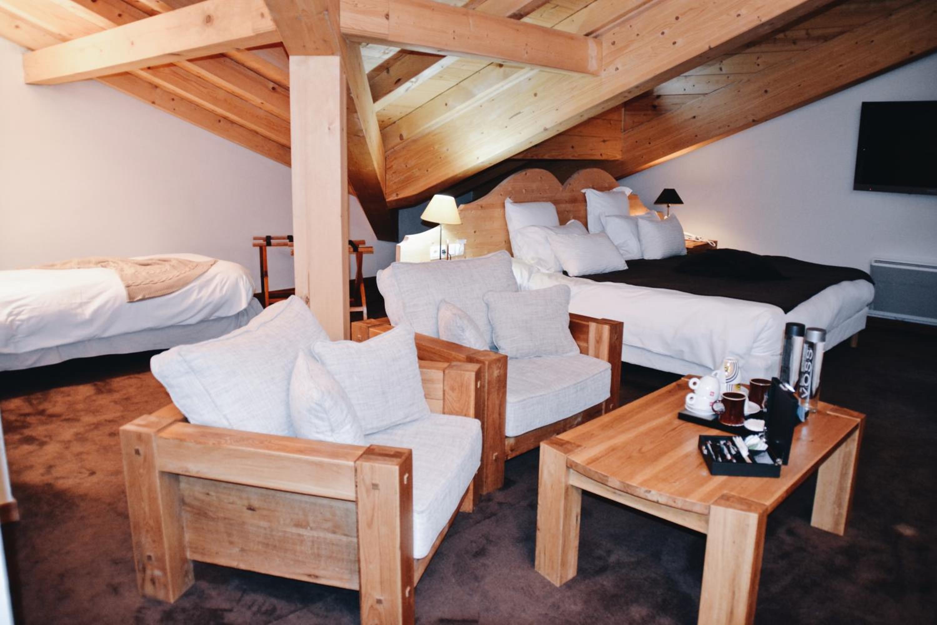 Suite - Photo 10