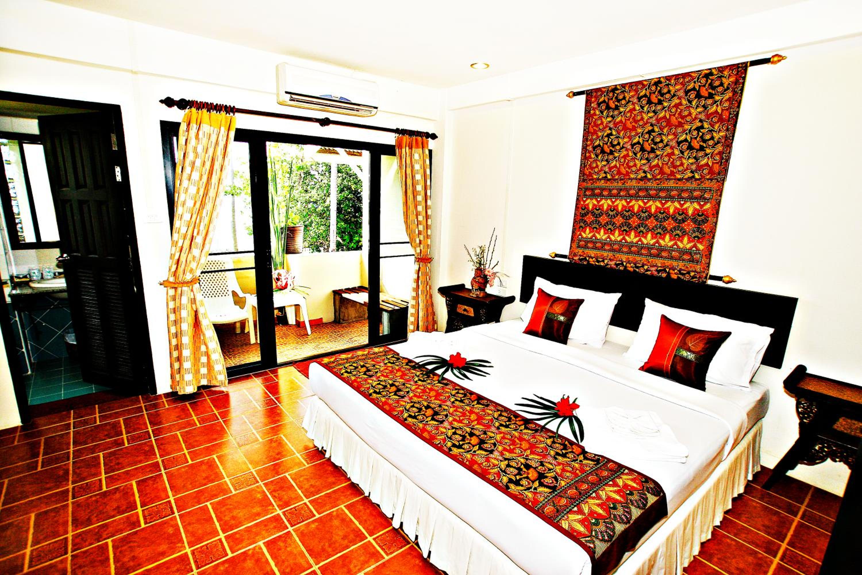 Deluxe Family Room - Photo 1