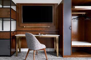 Executive Queen Room with Two Queen Beds and Roll-In Shower - Mobility Accessible photo 1
