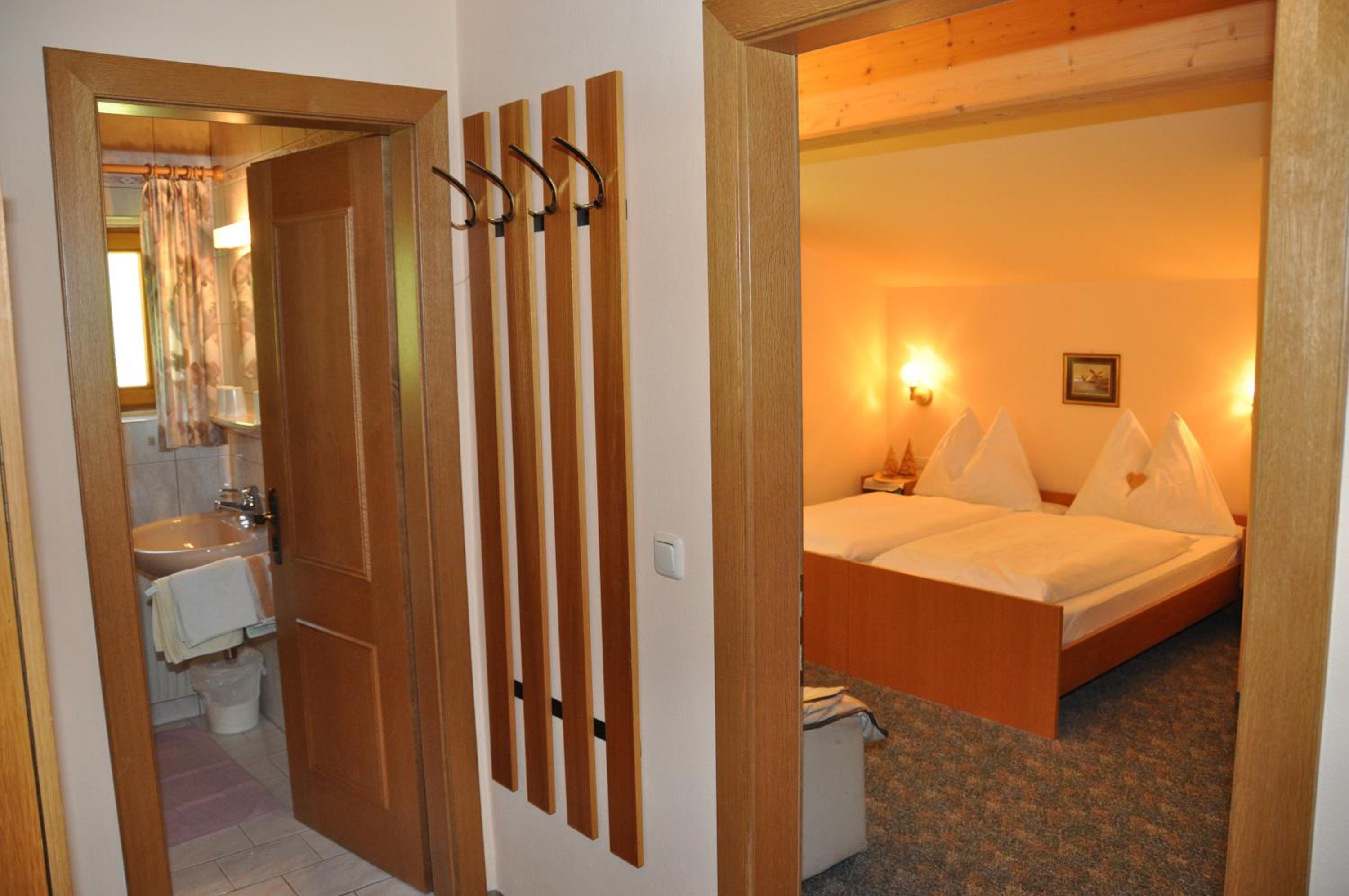 One-Bedroom Apartment with Balcony photo 2