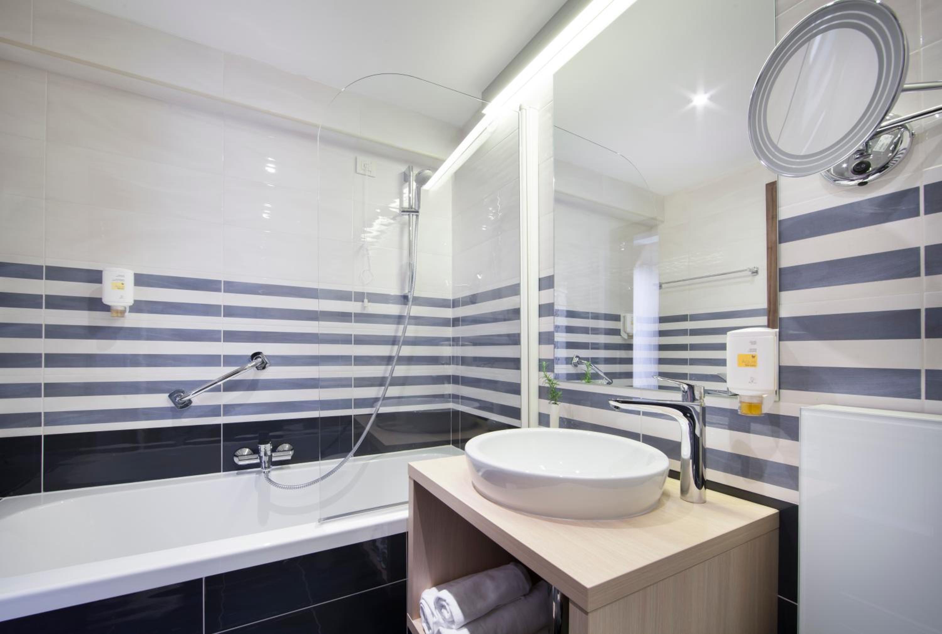 Premium Double Room with Sea View - Photo 7