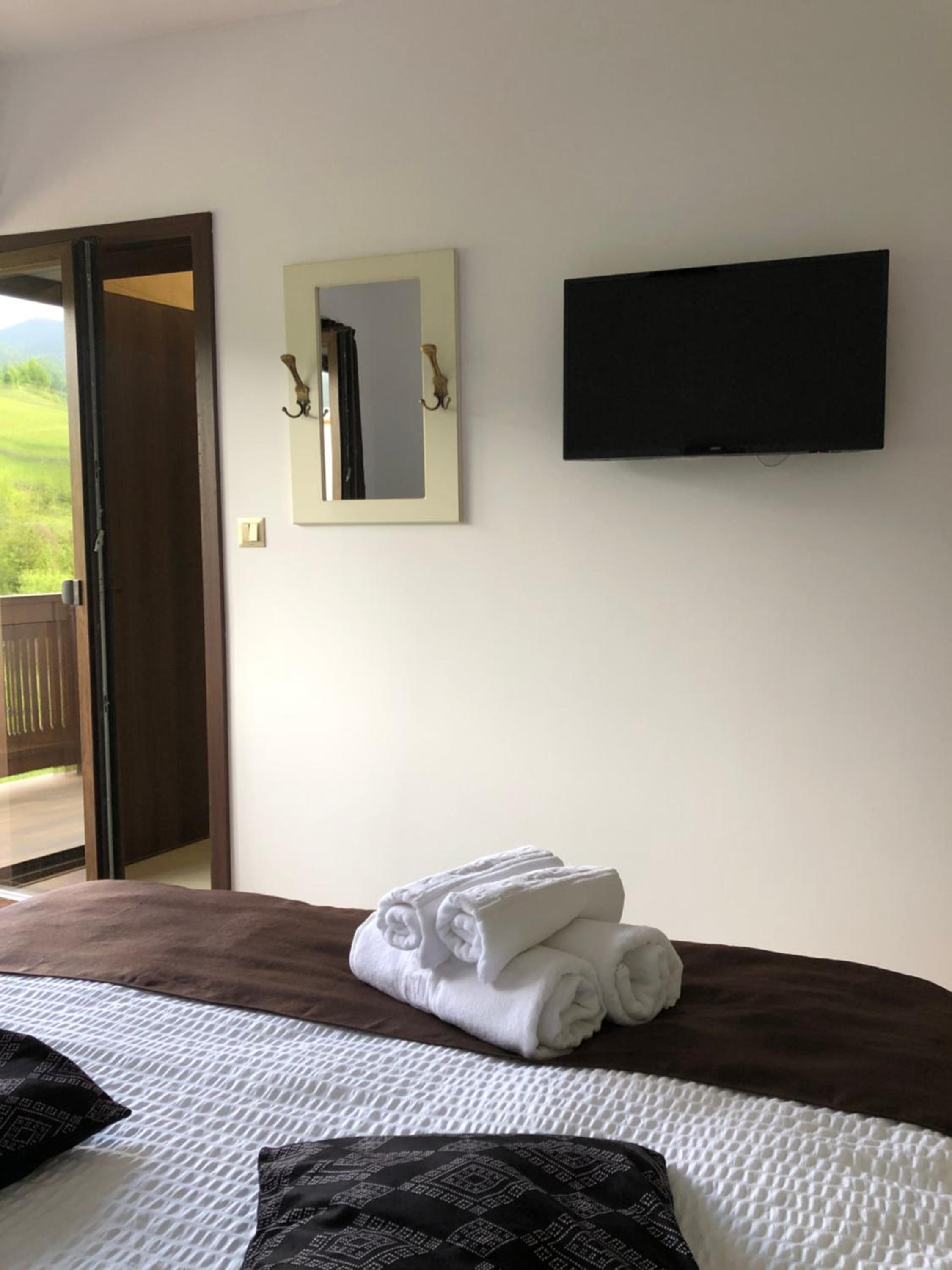 Double Room - Photo 7