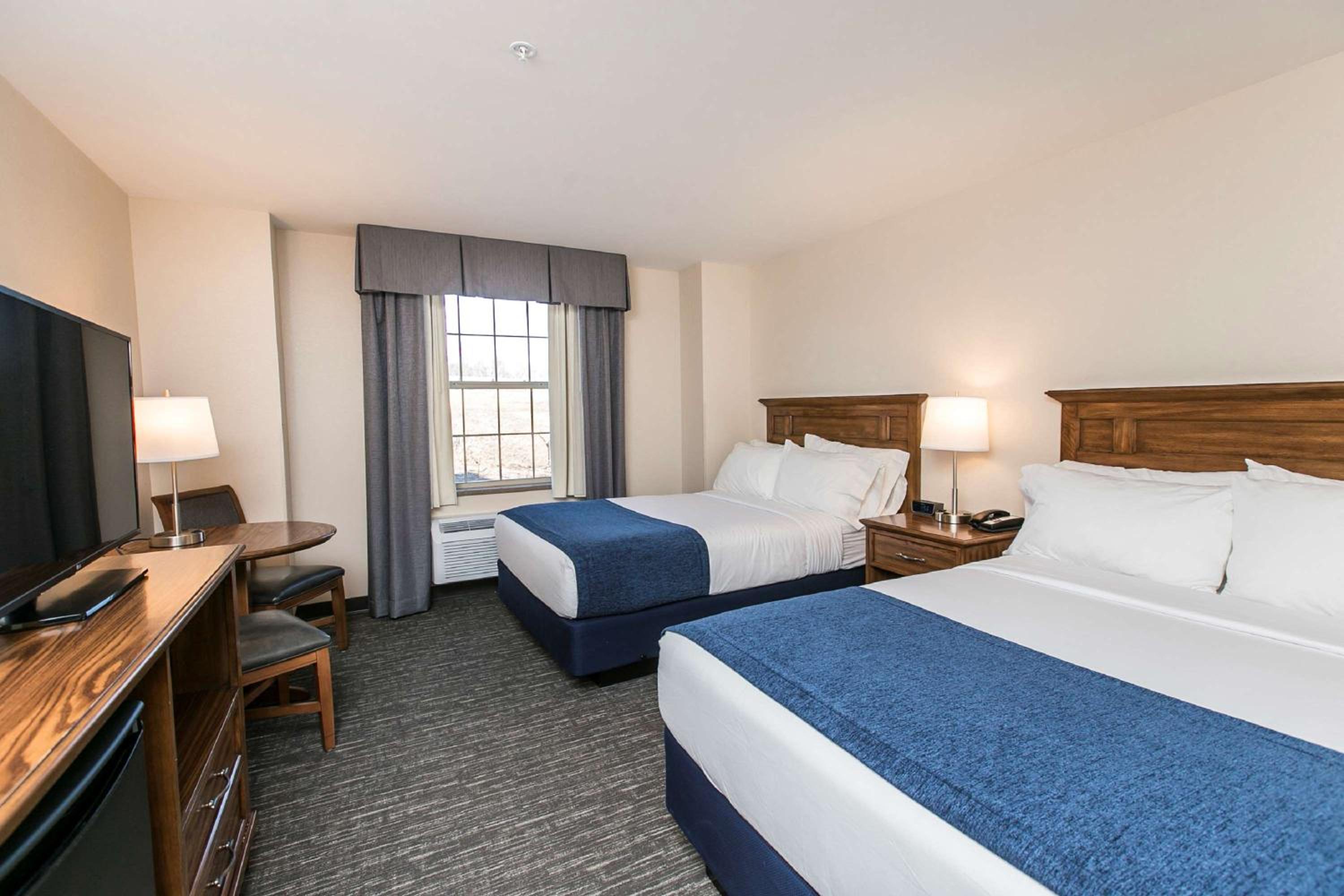 Queen Room with Two Queen Beds - Non-Smoking