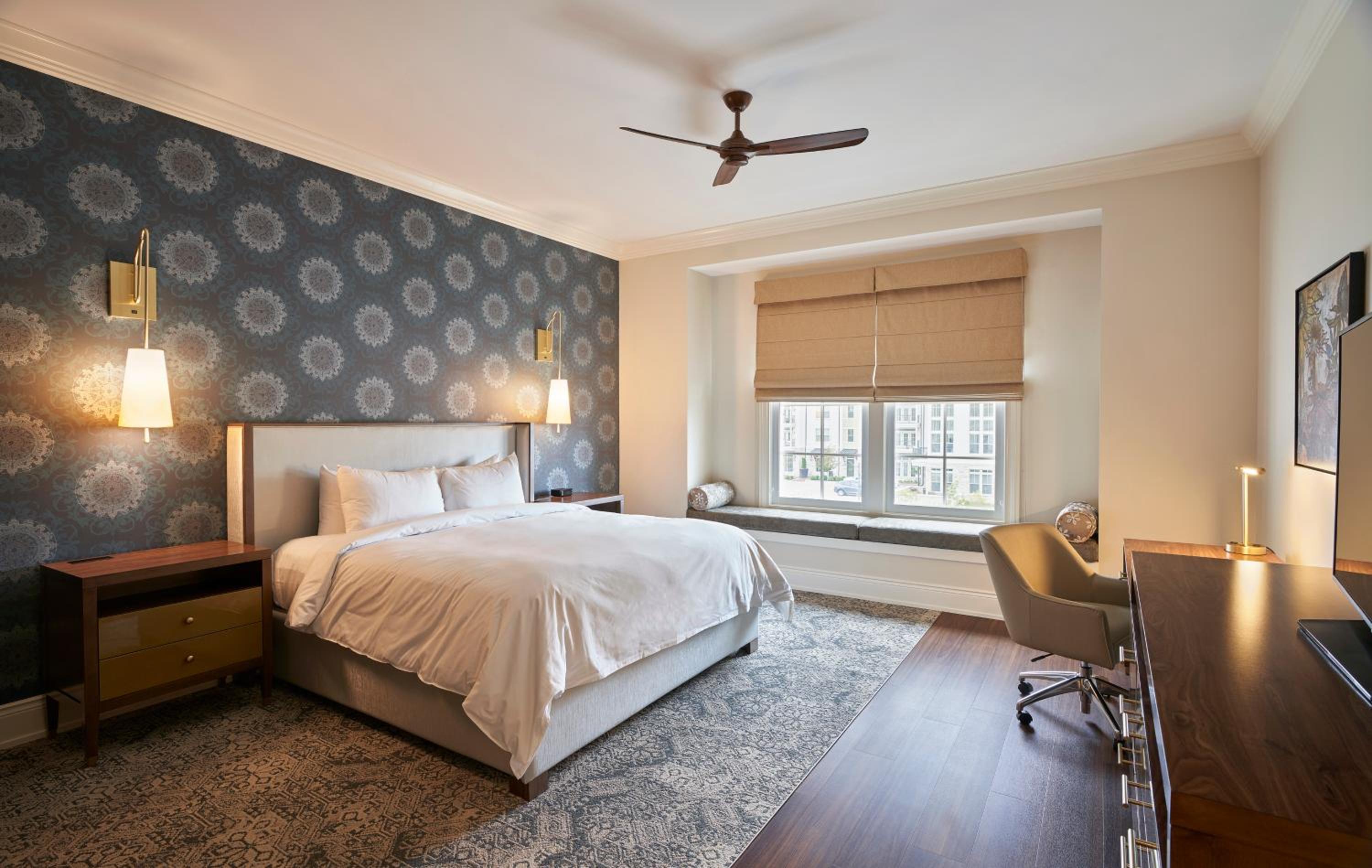 Deluxe King Room