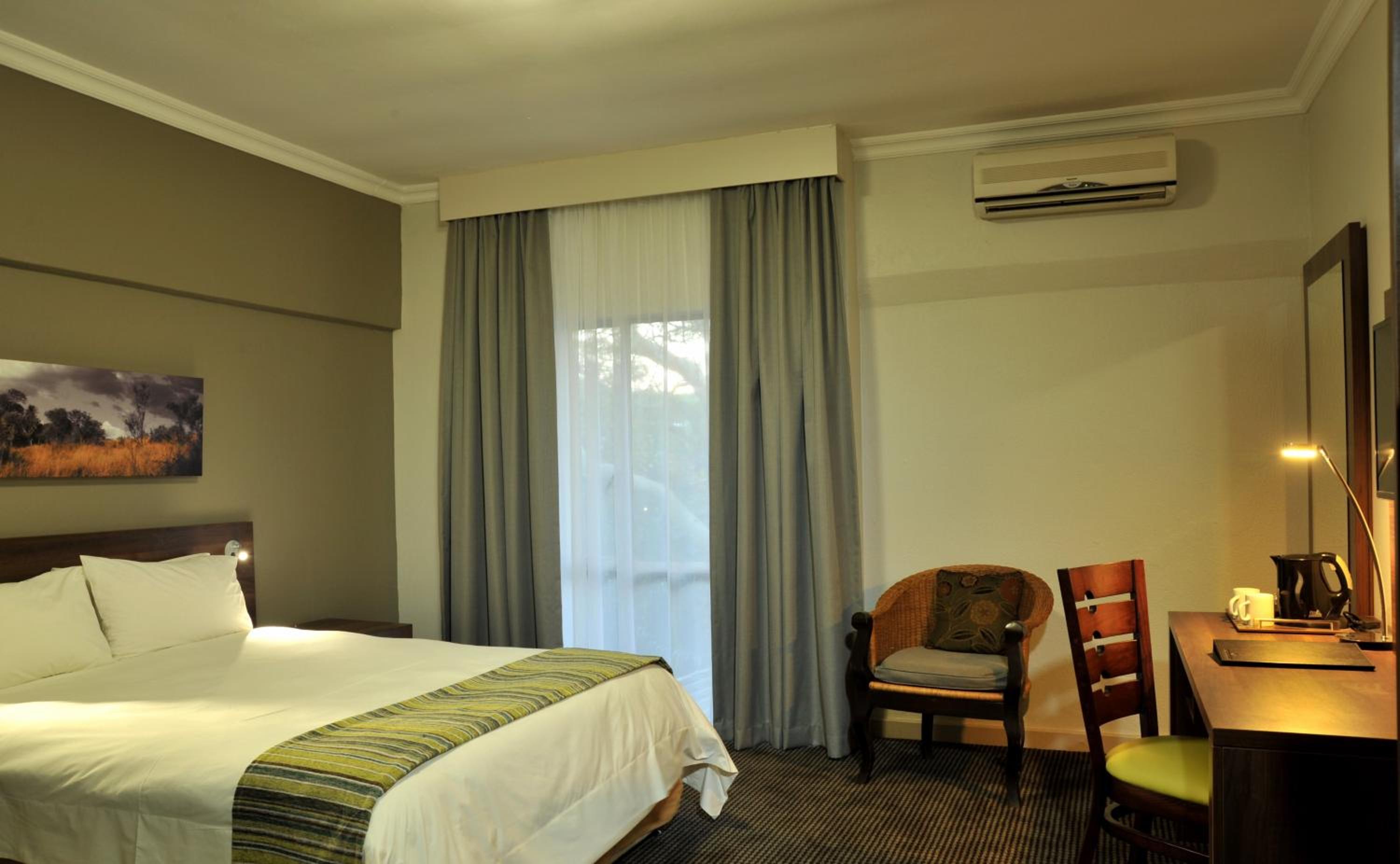 Queen Room - Photo 3