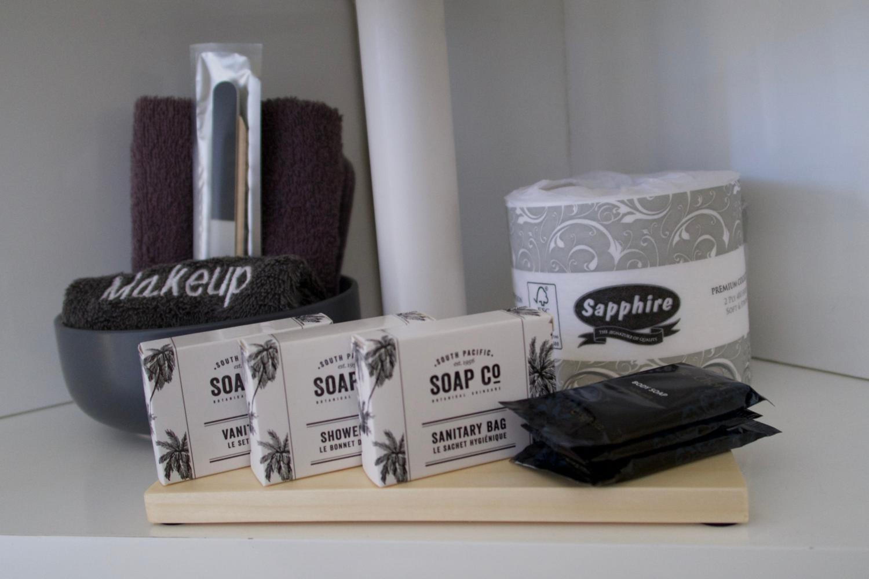 Deluxe Studio with Spa Bath - Photo 5