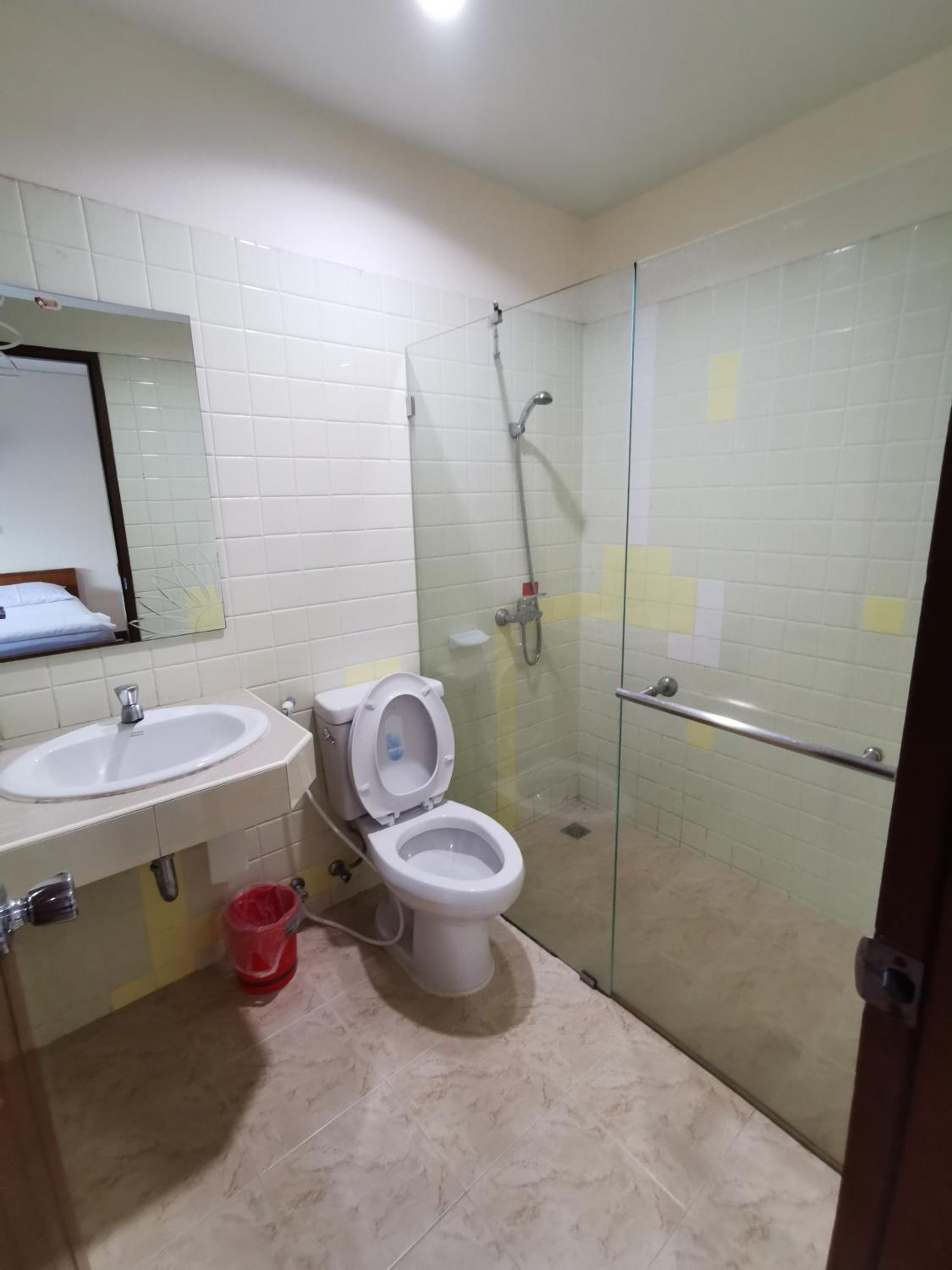 Standard Double Room - Photo 12