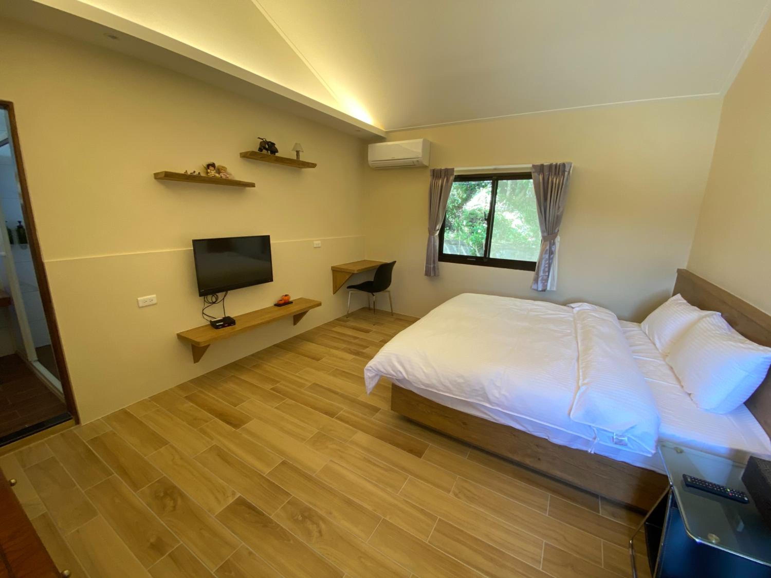 Queen Room photo 3